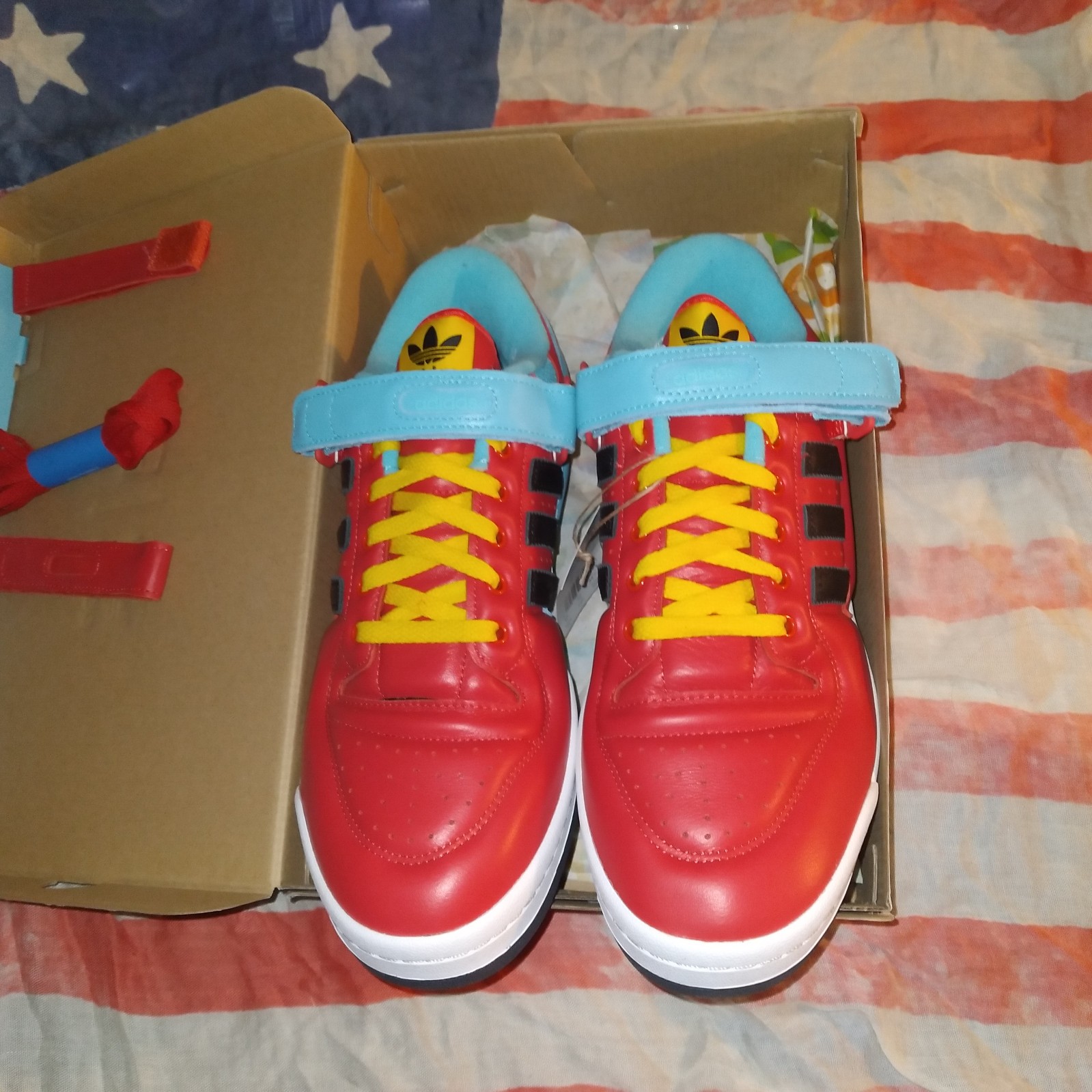 Adidas Forum low South Park, Cartman size 10.5