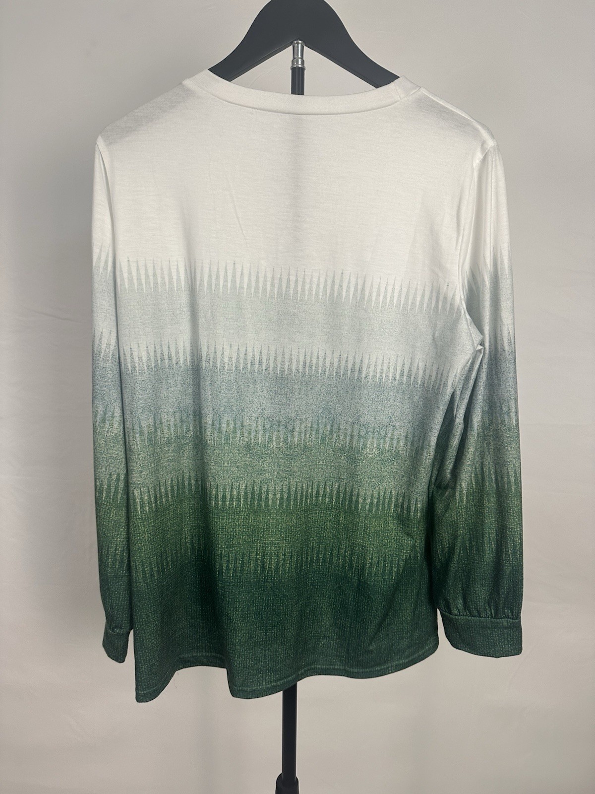 Green White Ombre Knit Button Accent Long Sleeve Crew Neck Top L