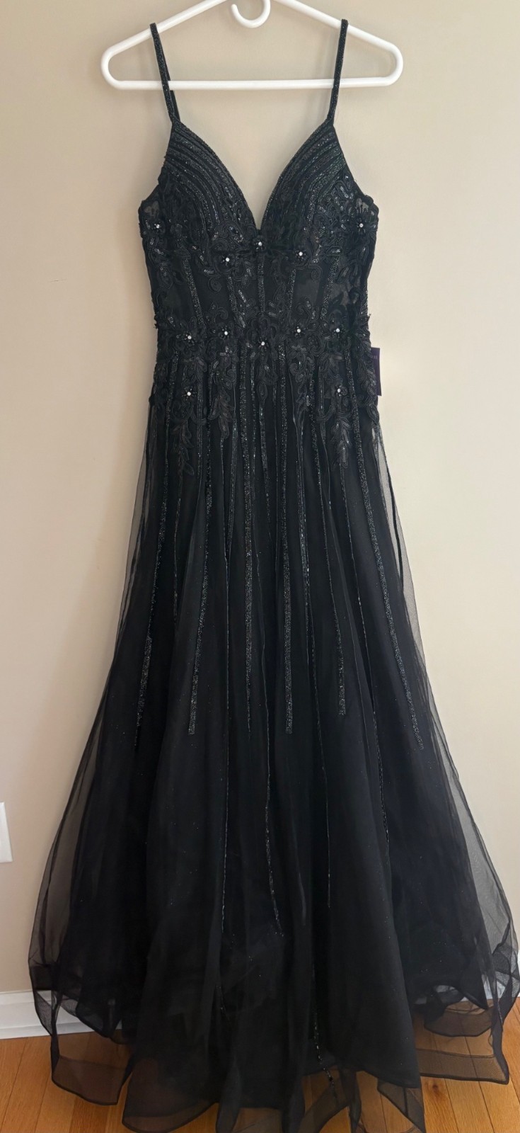 Ladivine by Cinderella Divine NWT CD994 Black Beaded Illusion Tulle Gown Size 4