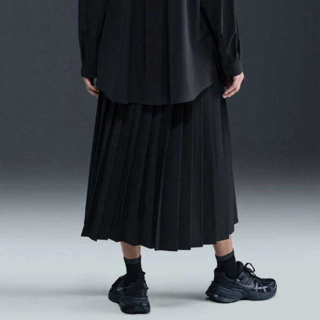 Nike Pleated Skirt Size Large Black Dark Smoke Grey 24.7 PerfectStretch Dri $160
