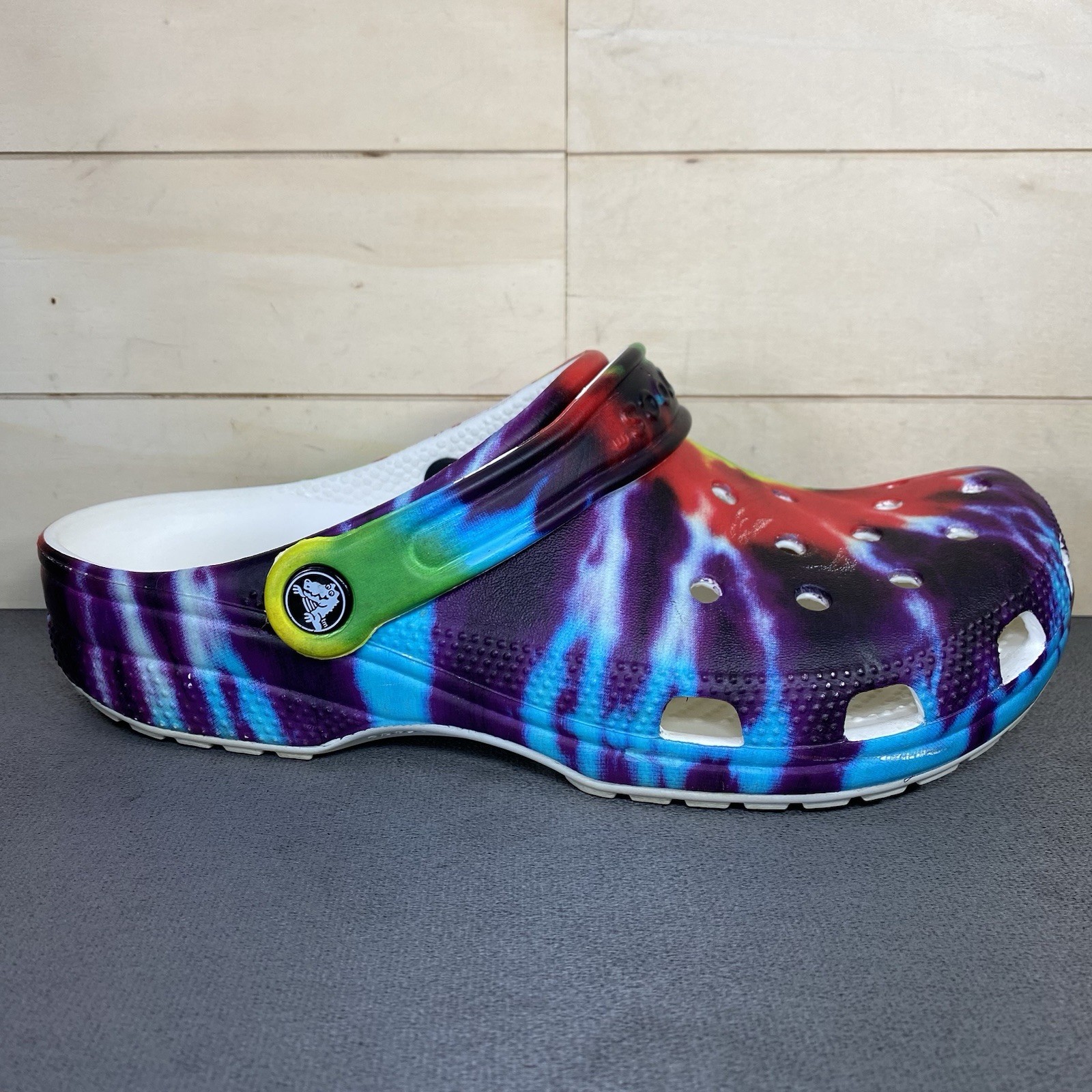 Crocs Classic Clogs Tie Dye Women’s Size 9 Shoes Waterproof Slip-Ons