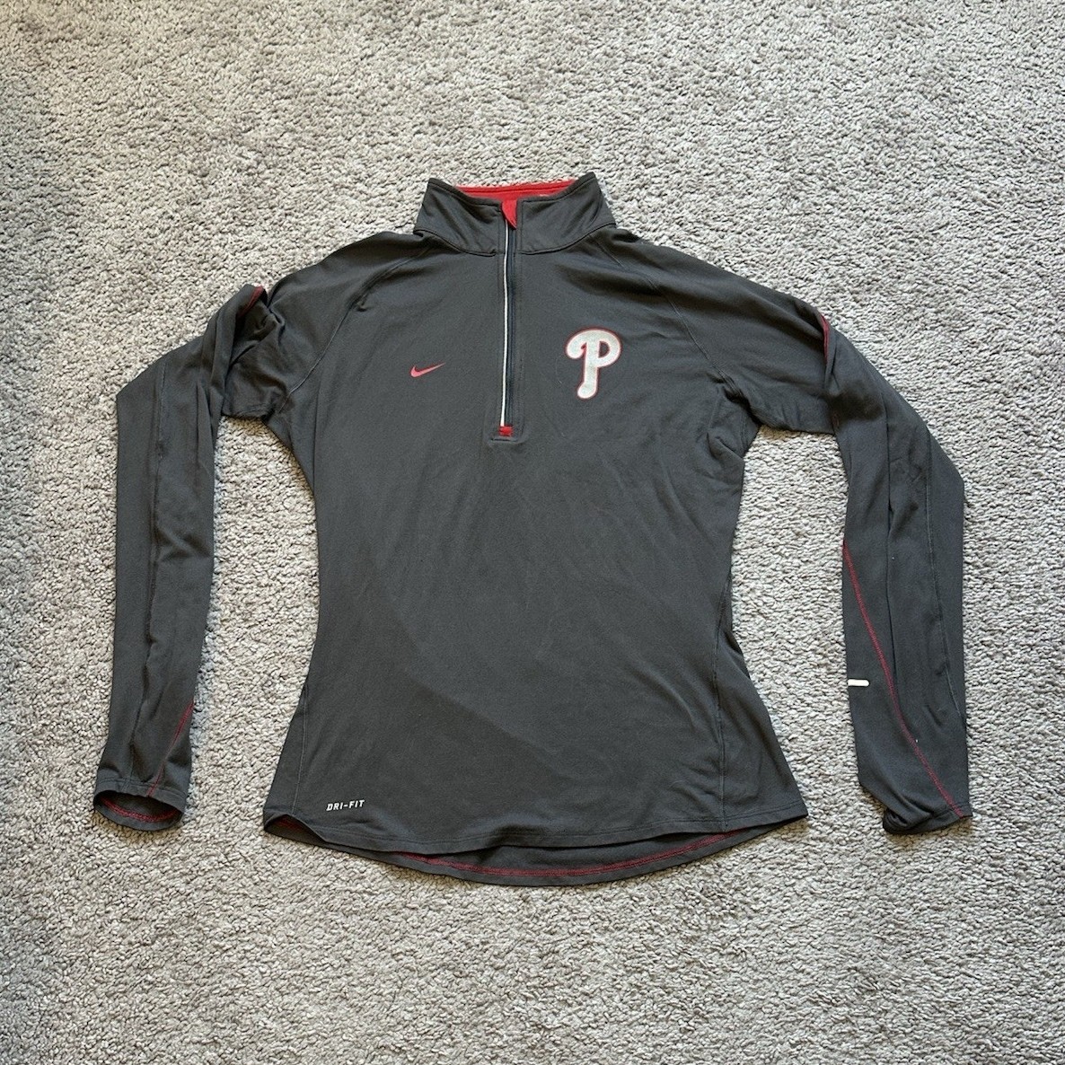 Nike Dri-FIT women’s M Black Red MLB 1/4 Zip Mock Neck Long Sleeve Phillies