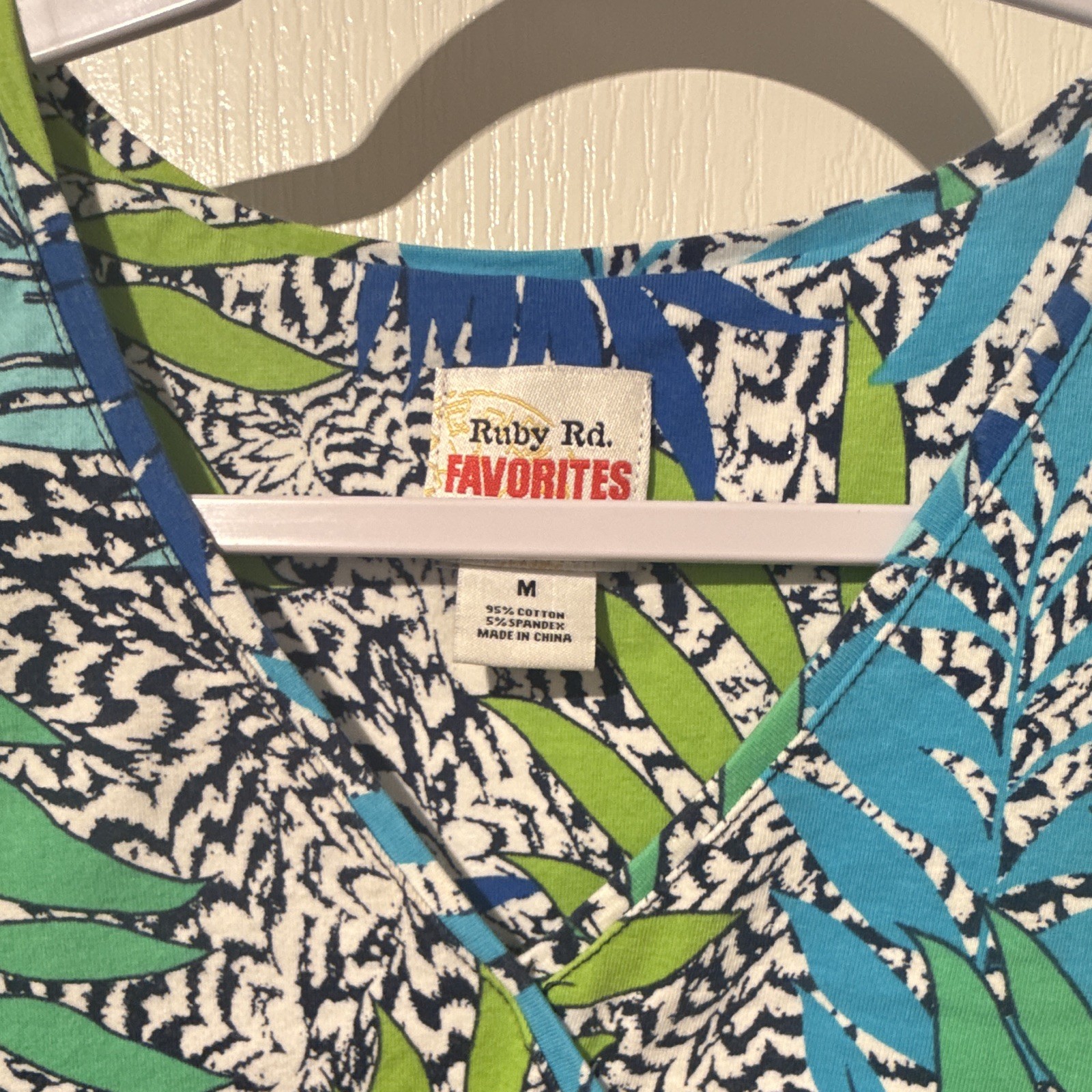 Ruby Rd. Favorites Blue/Green/White Floral V-Neck 3/4 Sleeve Knit Top M