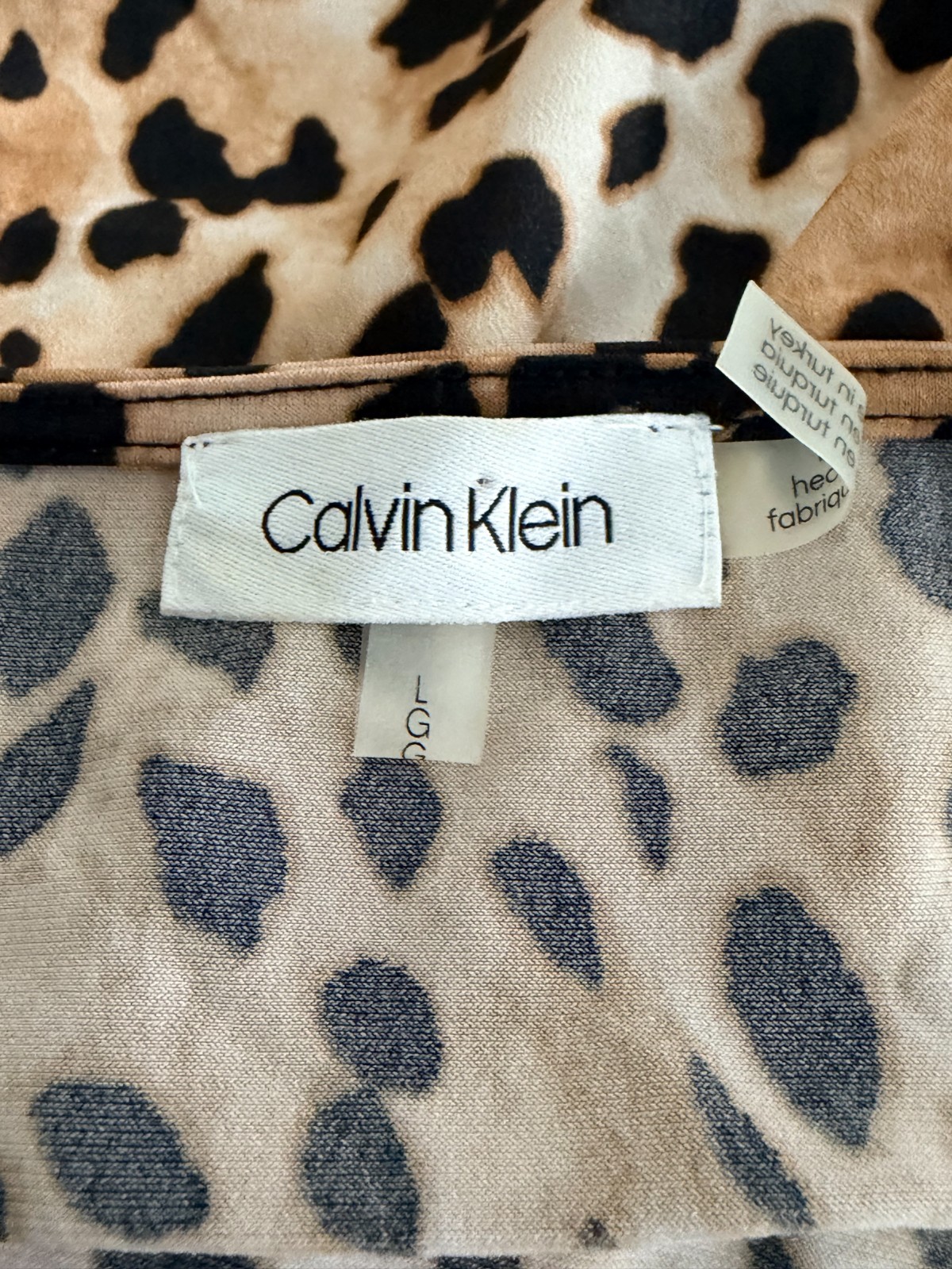 {CALVIN KLEIN} Shirt/Top/Blouse Sz. L Beige/Black Animal Print Ruched Sleeves