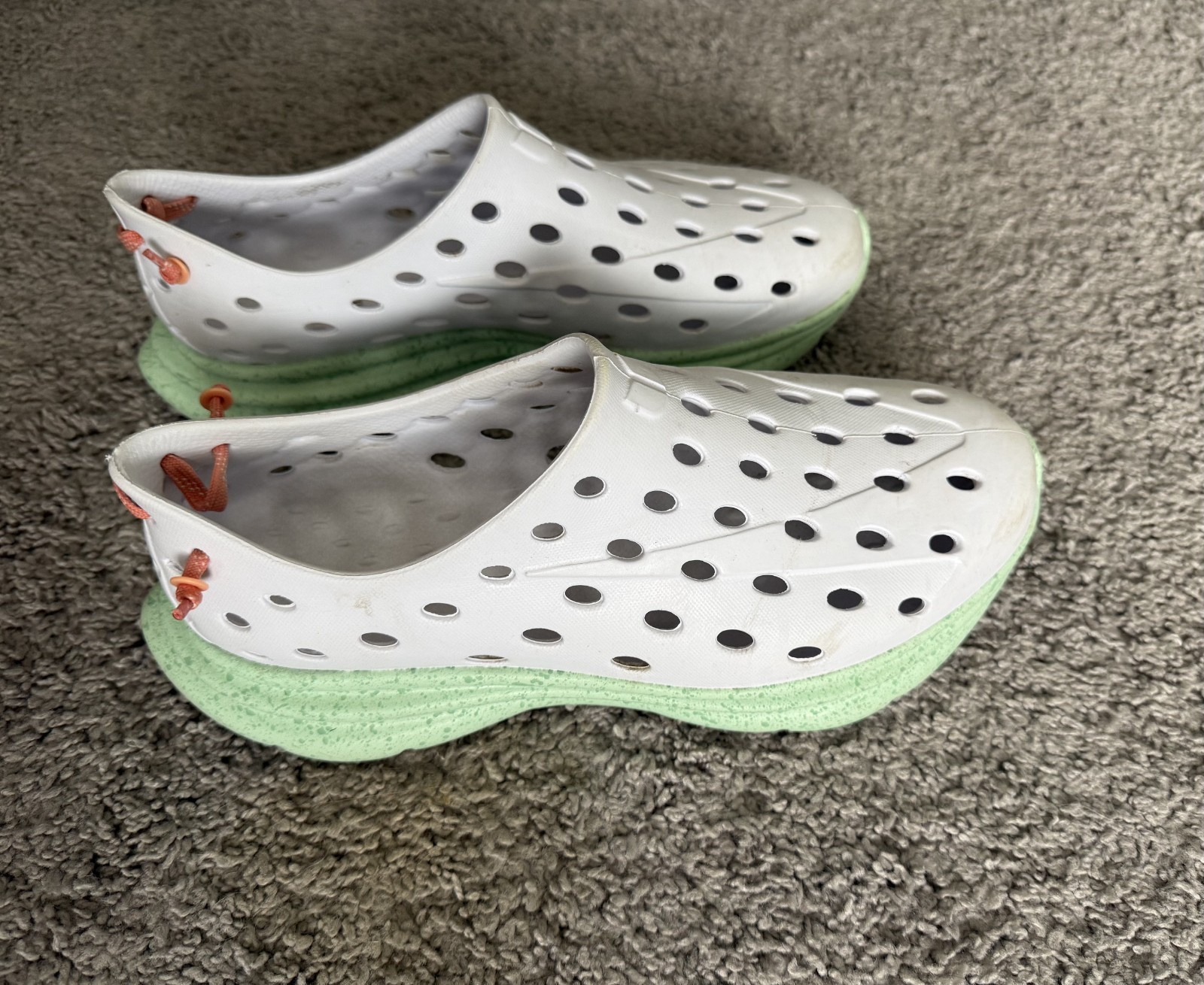 KANE Men’s Revive Recovery Shoe Size 10 Active Sneaker Perforated White