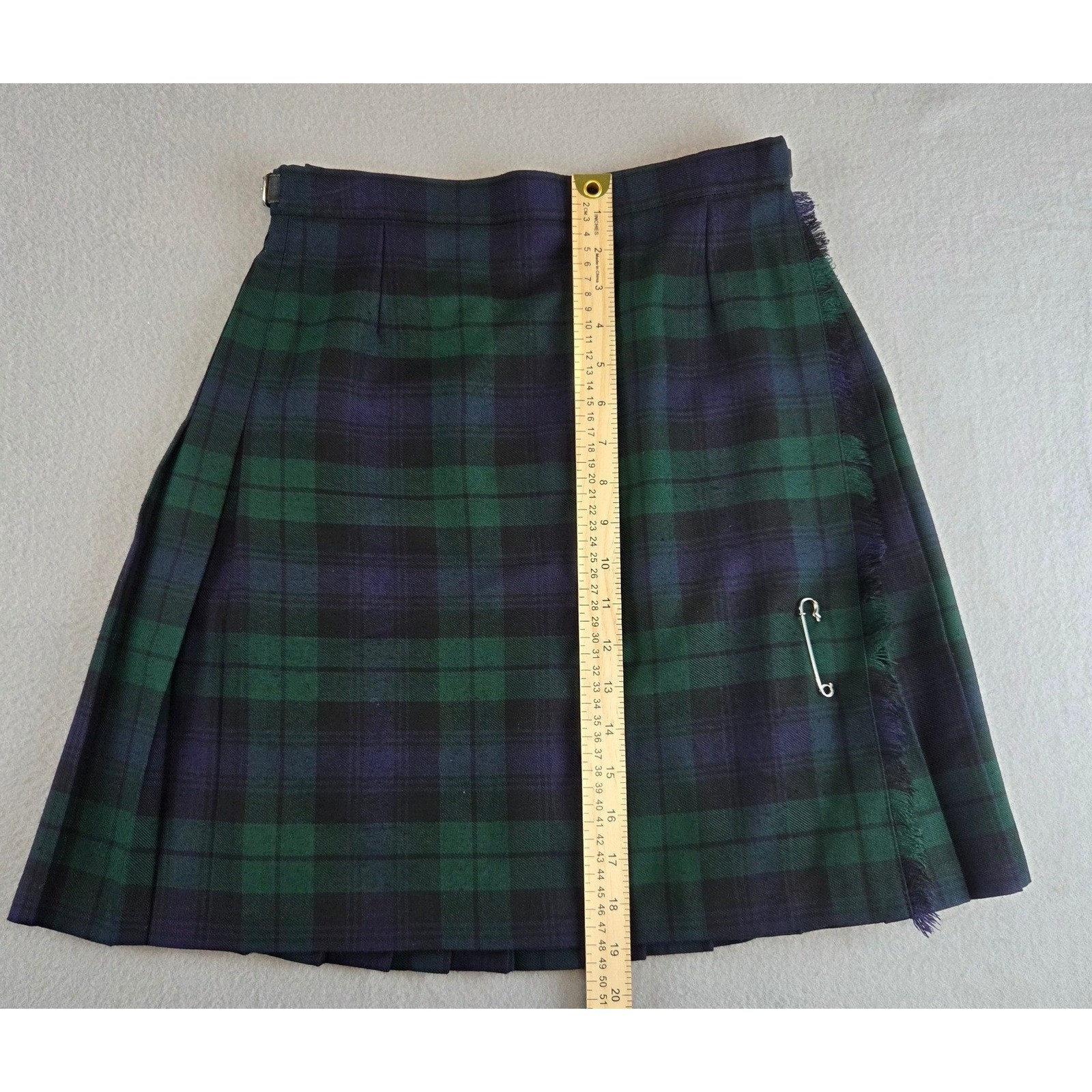 Pringle of Scotland Vintage Plaid Kilt Skirt Women’s Size 8 Dark Academia Preppy