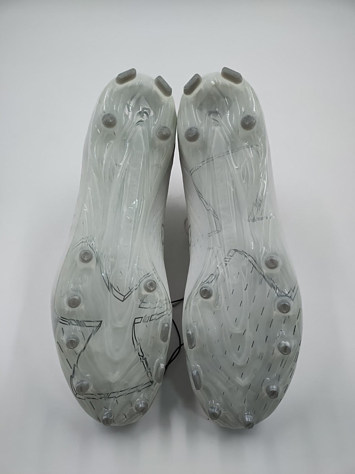 Under Armour Spotlight Lux MC 2.0 Football Cleats Sz 10.5 White NEW (#H2-G2)