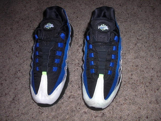 Nike Air Max 95 SE Sneakers Black Leather Double Swoosh Mens US 9.5 (DQ0268-001)