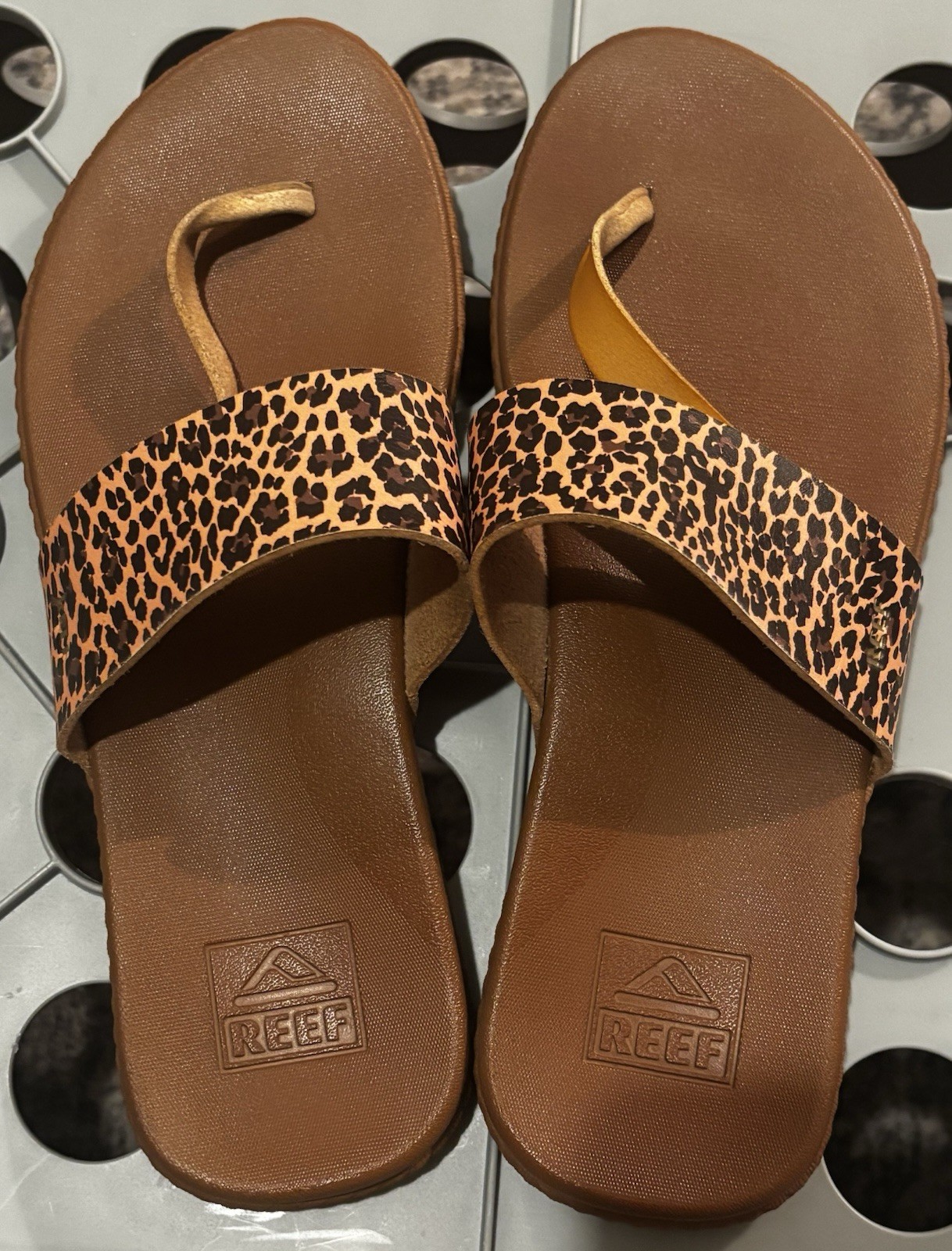 Reef WomensCushion Sol Slide Sandal Natural Tan Brown Leopard Flip Flops Size 8