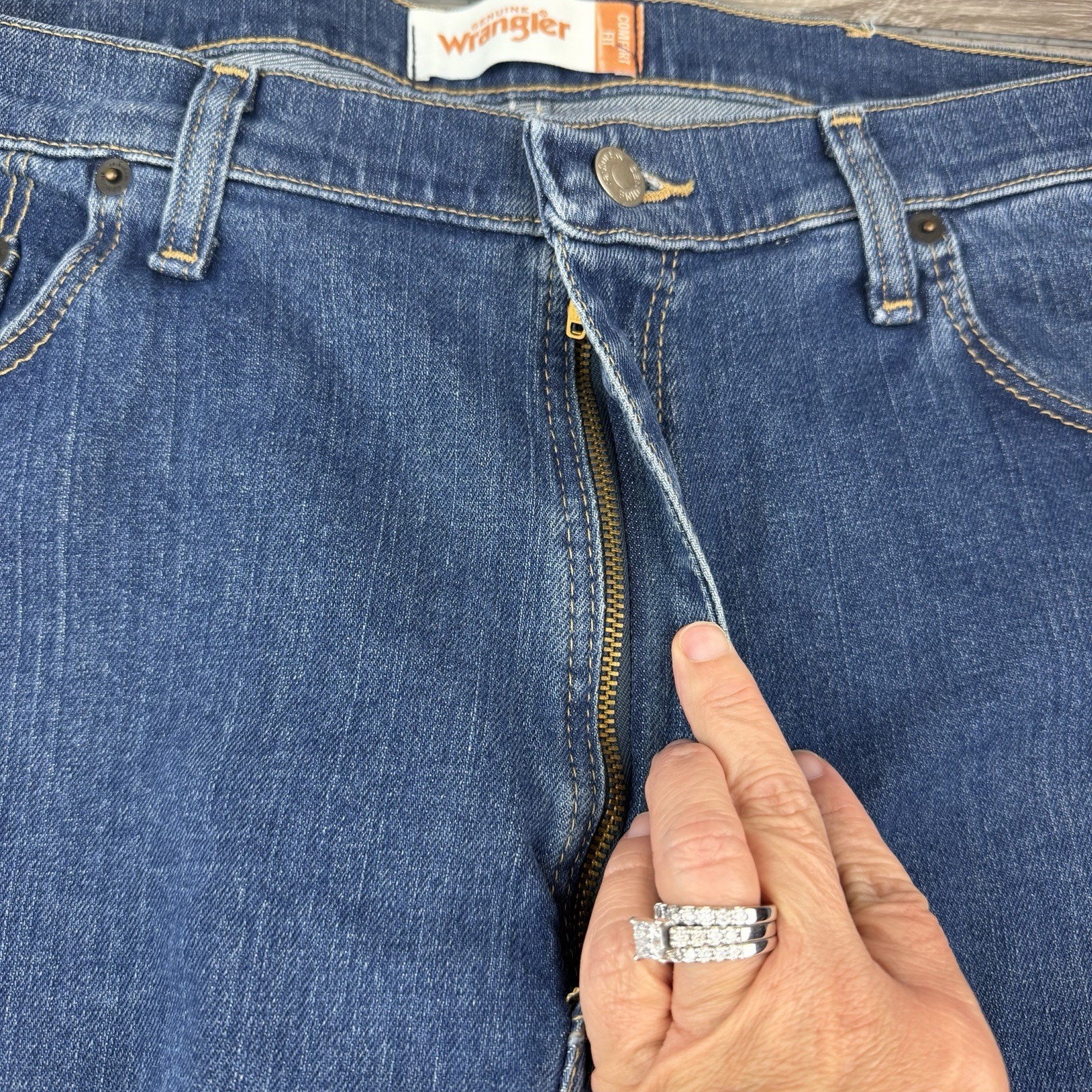 Genuine Wrangler Comfort Fit Men’s Jeans 38×30 Blue Denim Stretch MGW80DB