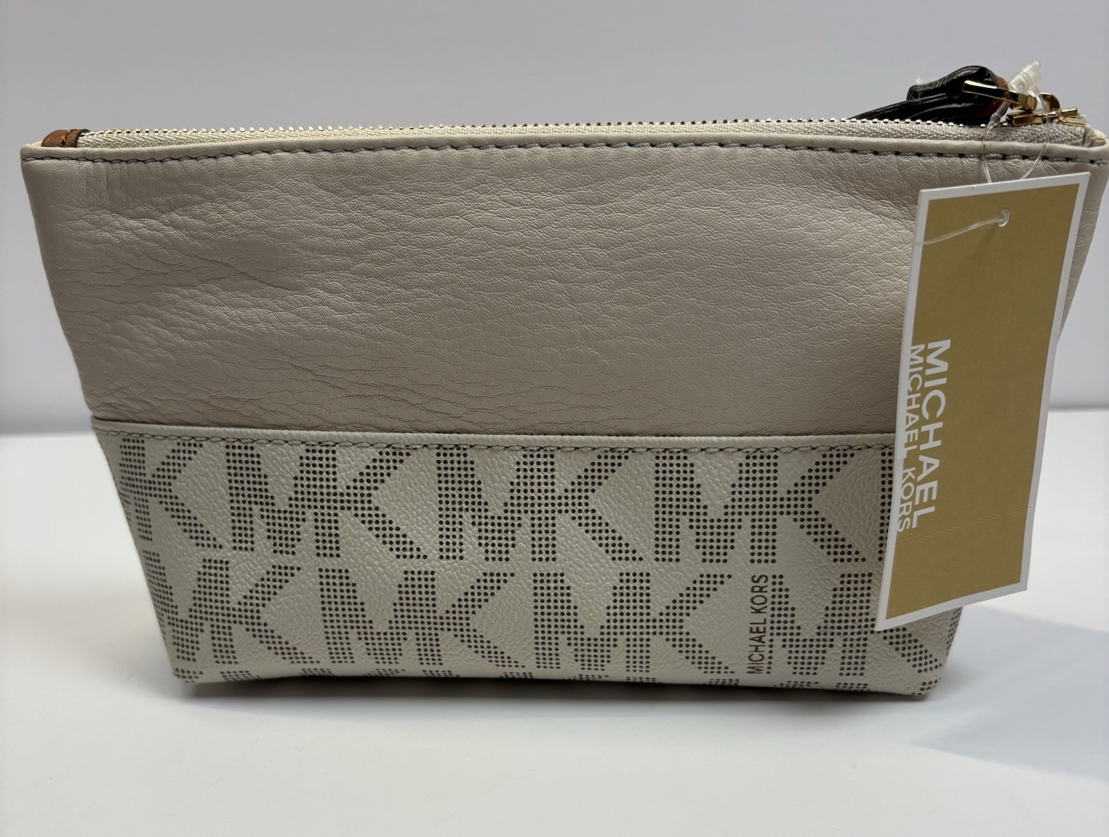 Michael Kors Fulton Wristlet Pouch NWT Vanilla Cream Logo Zip Clutch Bag