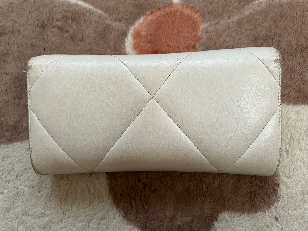 Price Negotiable Chanel Long Wallet White Lambskin White Matelass Coco Mark Warr