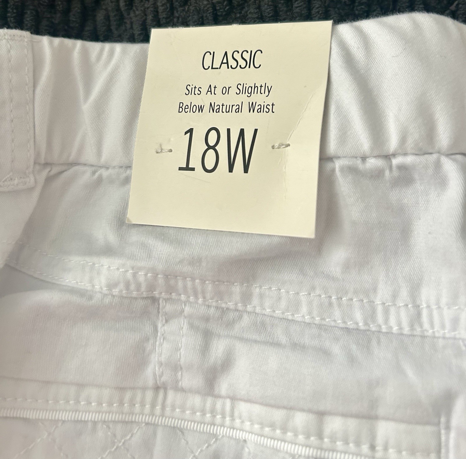 Cato Women’s Plus White Cargo Capris Stretch Waist Comfort Cotton/Spandex Button