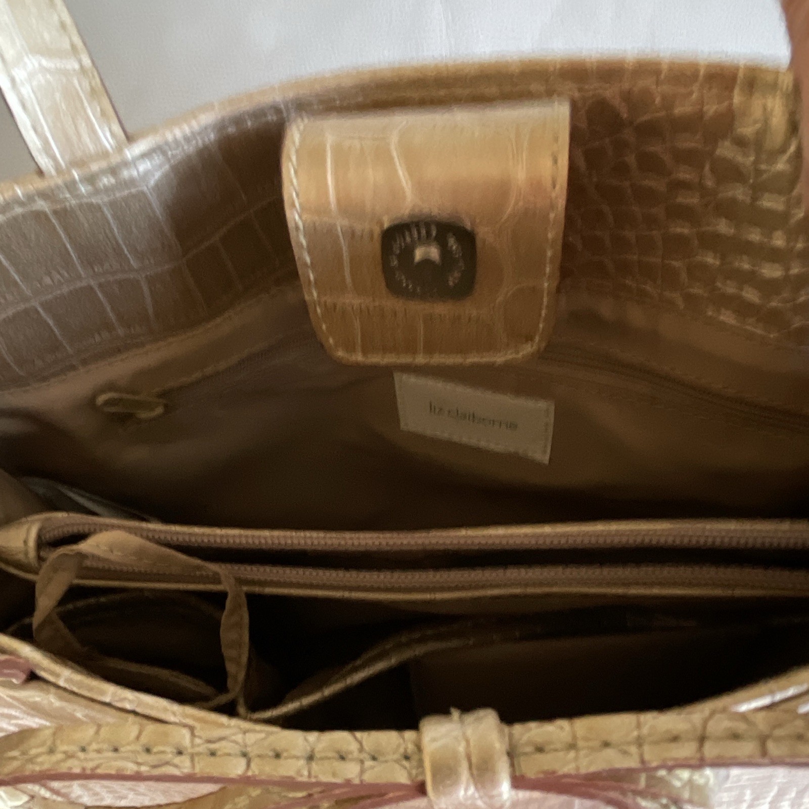Liz Claiborne Beige Croc Embossed Tote Bow Detail Gold Hardware Zip Closure