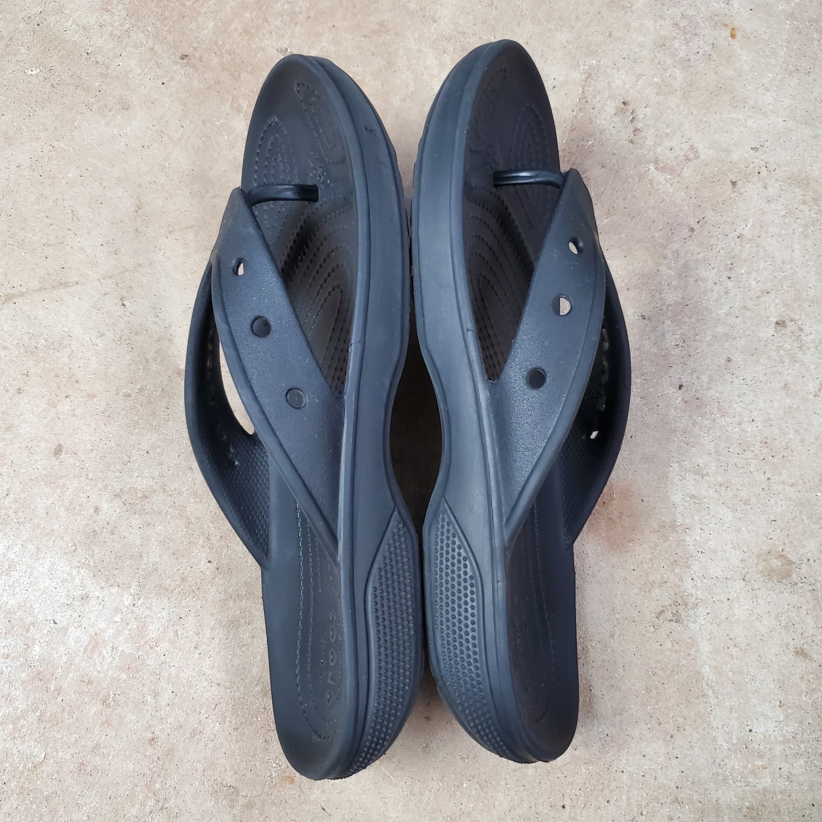Crocs Baya II Flip Flops Men’s 9 Women’s 11 Black Sandals Slip On 208192
