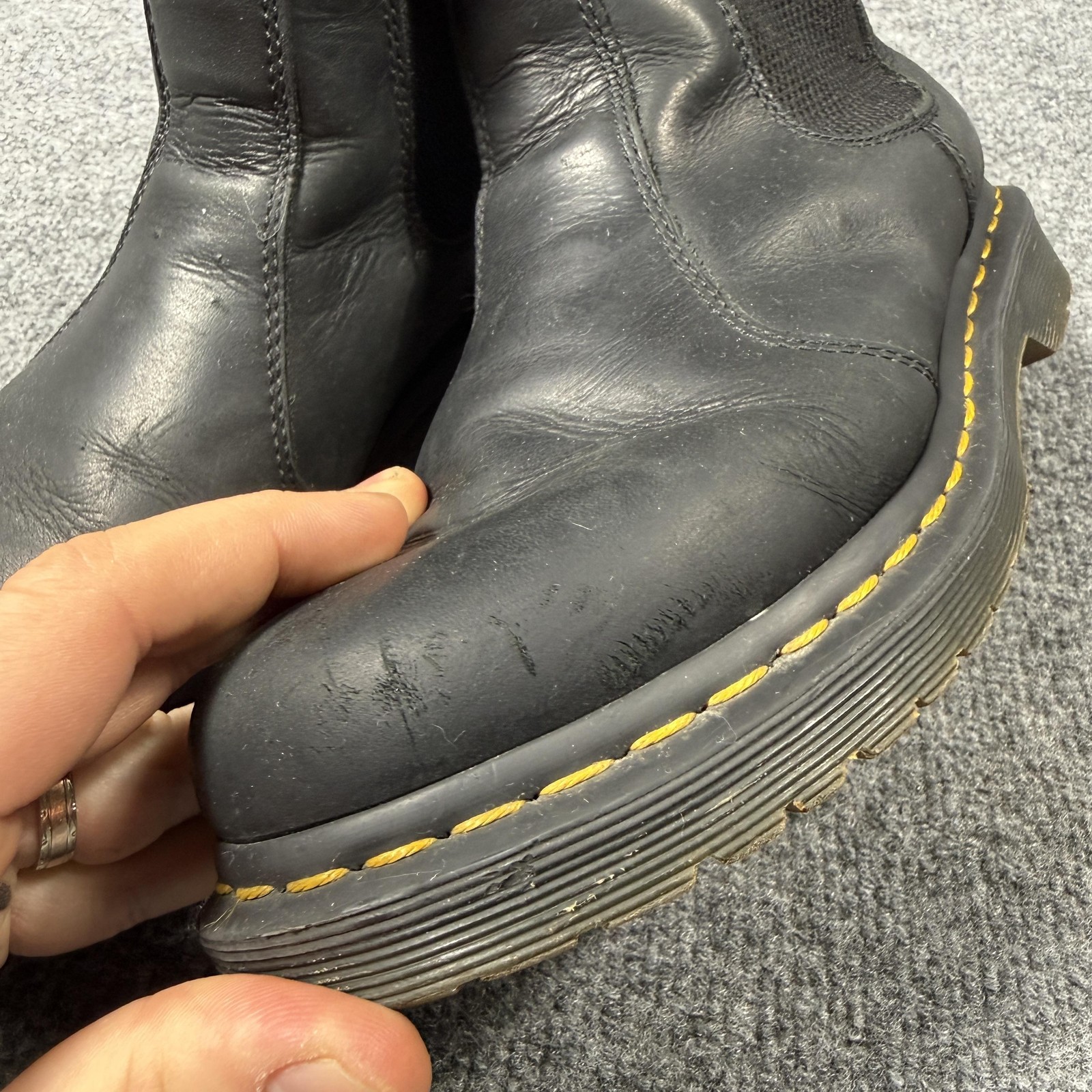 Dr. Martens 2976 Leonore Boots Womens Size 9 Black Fur Lined Chelsea Ankle