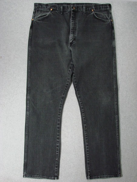 TD11414 **WRANGLER** 13MWZ STRAIGHT LEG JEANS 40×34 (msr 38″x34″) BLACK