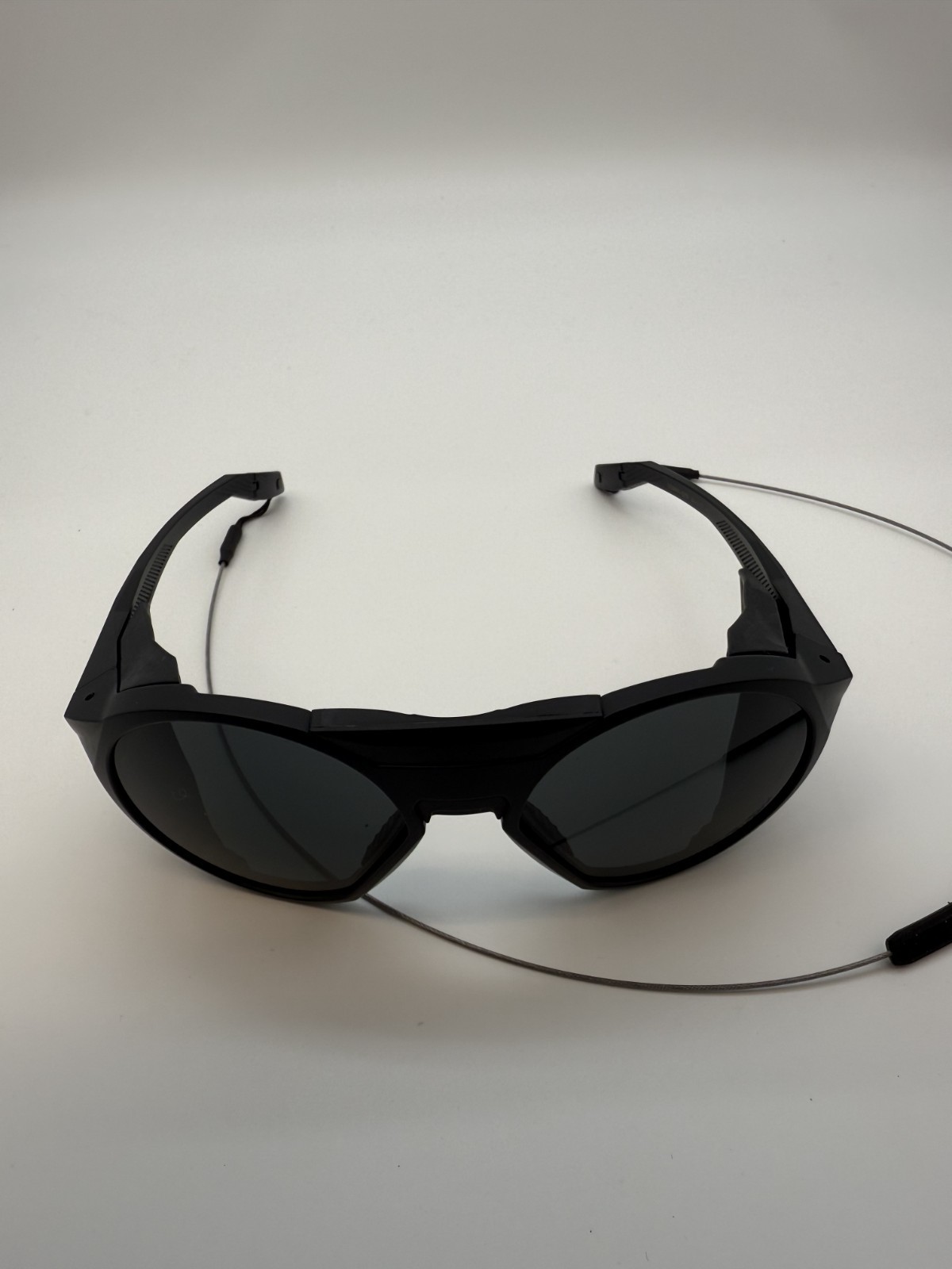 Oakley Men’s Oo9440 Clifden Round Sunglasses