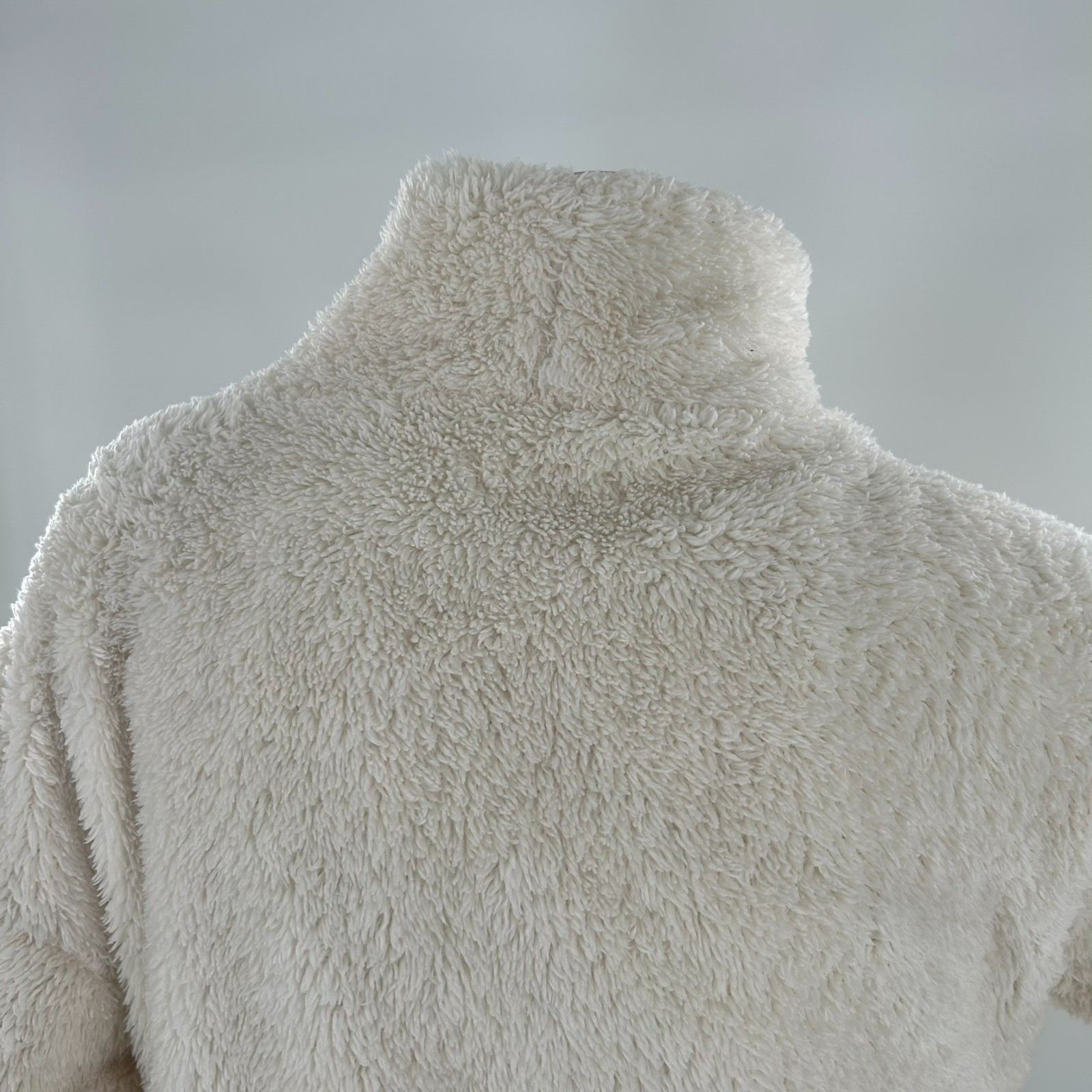 GAP BODY Sherpa Fleece Pullover Comfy Fit with Loose Turtleneck Womens Small