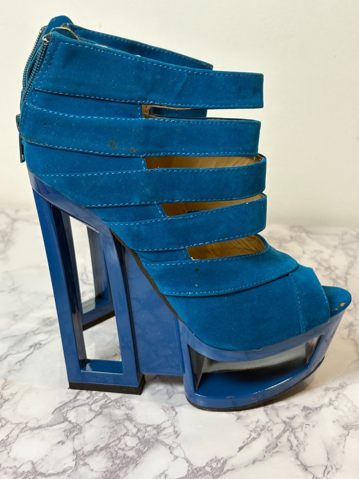 Women’s Bumper Blue Velvet PU Platform Wedged Like Heels Size 6.5