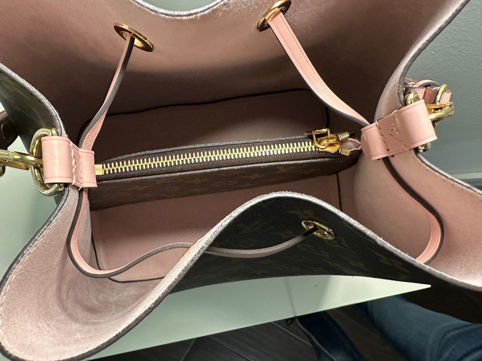 Monogram Neonoe MM – Pink – Monogram Canvas – PINK Bucket Bag