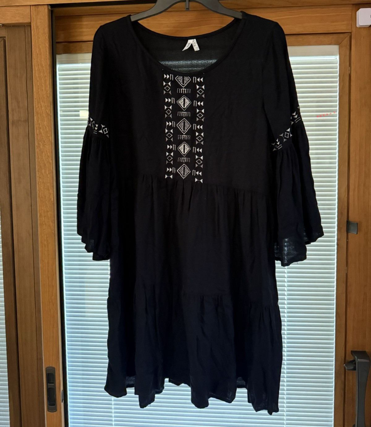 Skies Are Blue Black Embroidered Boho Shift Dress 3/4 Bell Sleeve L