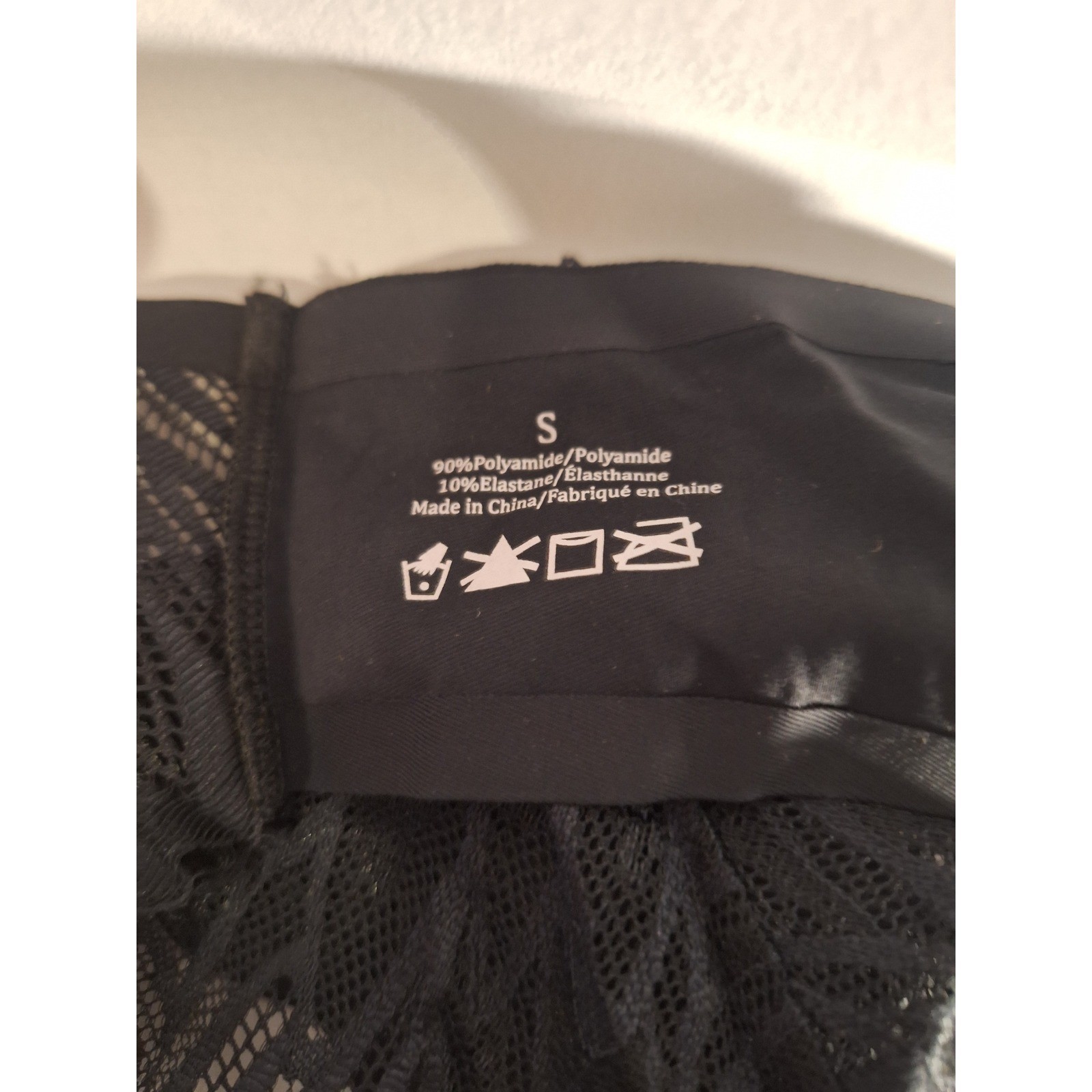 Black Seamless Lace Back Cheeky Panties Scalloped Edge Size Small