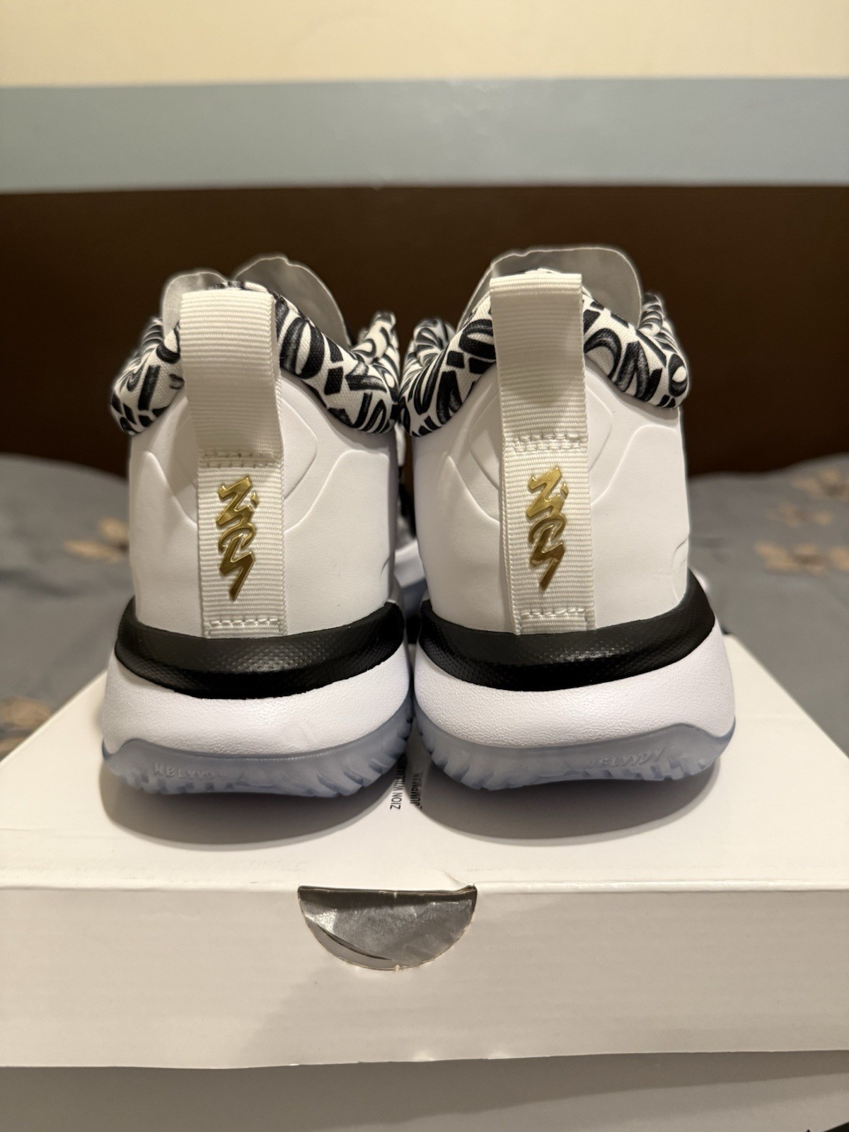 JORDAN ZION 1 I WHITE BLACK METALLIC GOLD DA3130 002 Men’s SZ 9.5 NEW W Box