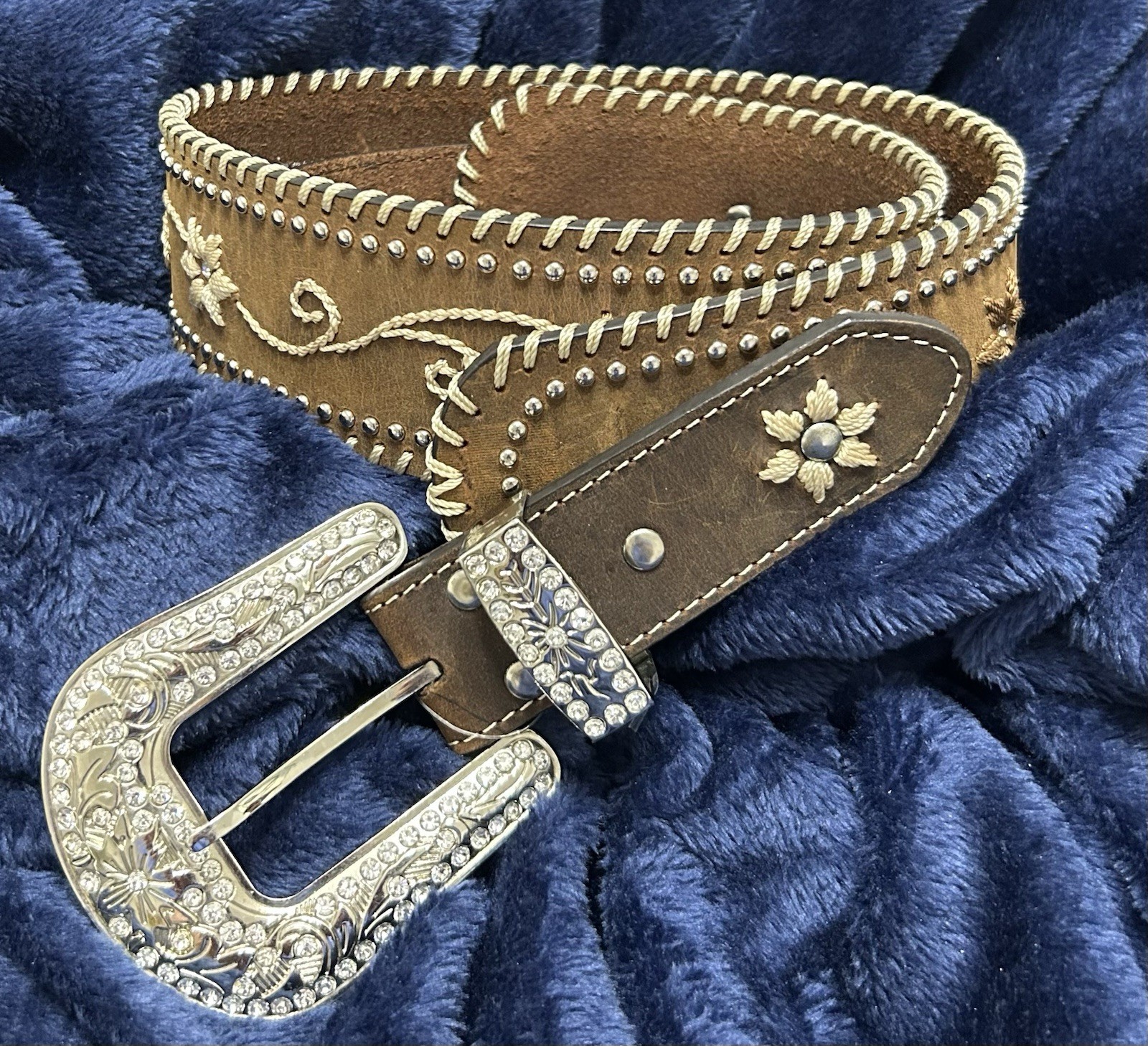 Nocona Women Western Brown Belt, Studded Silver Buckle. Size M 2×1/2” wide