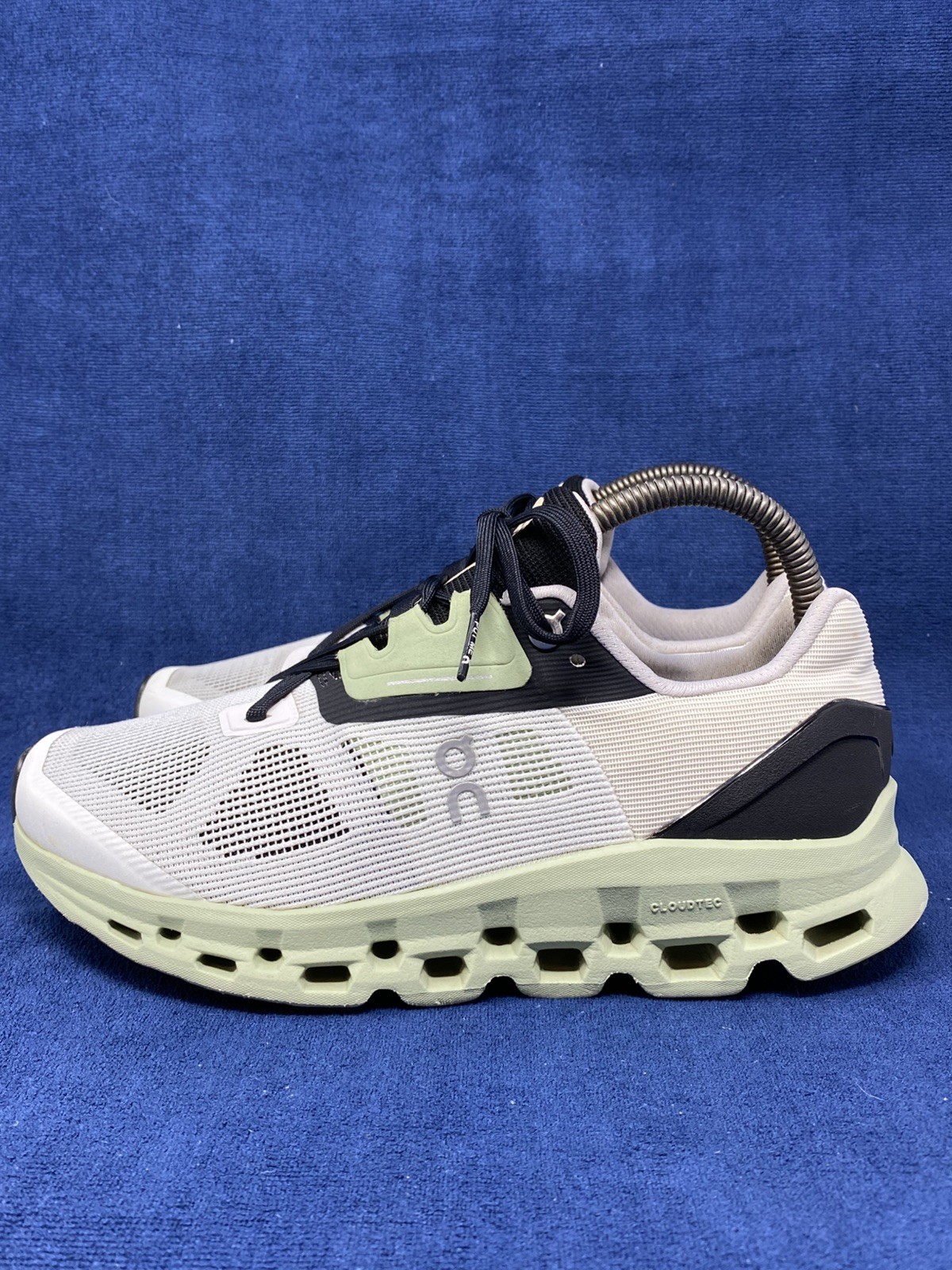 ON Cloudstratus Road Running Shoes Womens 7.5 White Sage Black CloudTec Comfort