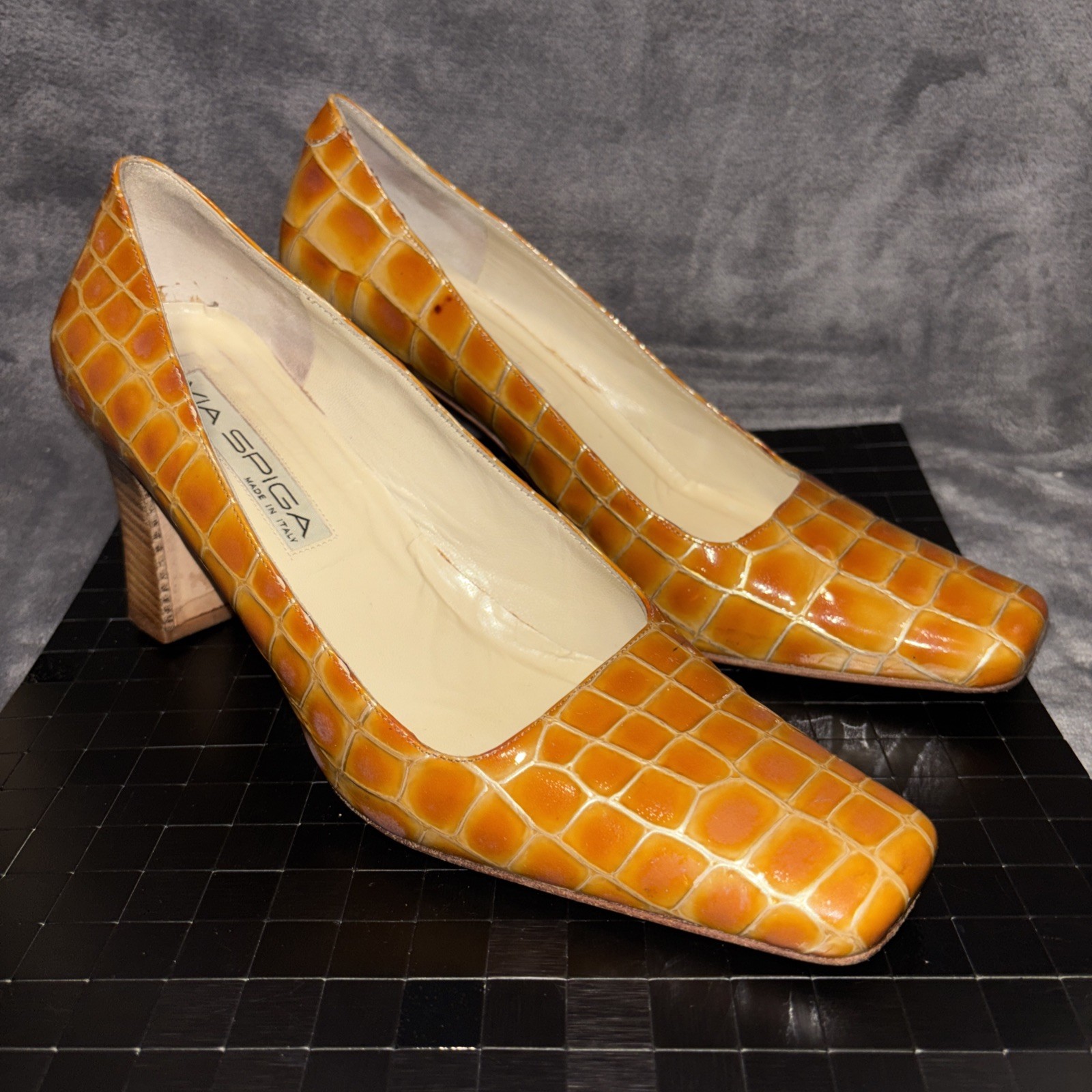 Vintage Women’s Via Spiga Croc-Embossed Patent Leather Pumps 9M Orange/Yellow