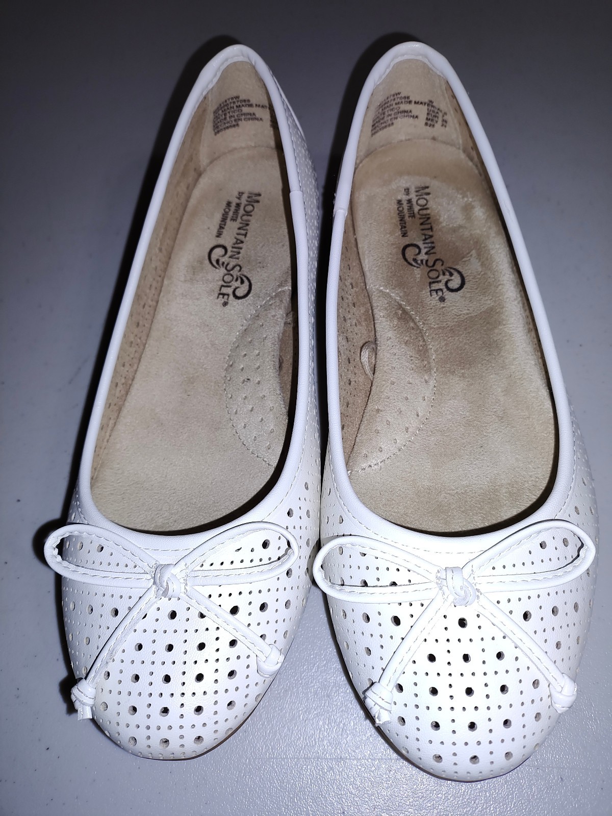 Mountain Sole by White Mountain Cliffs Cheryl Flats White Size 7