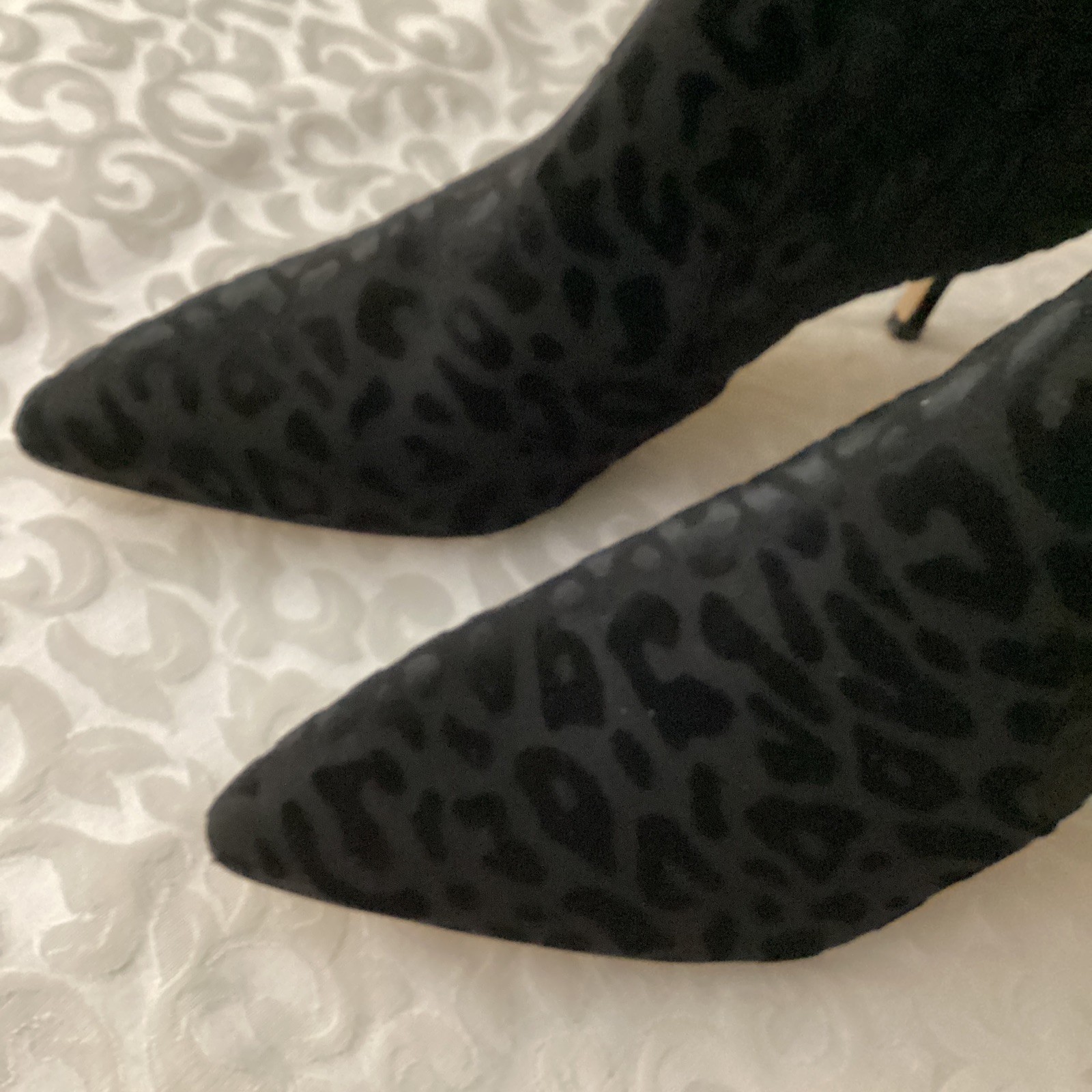 CHARLES by CHARLES DAVID BLKVELVET BOOTS NEW WITHOUT BOX EXCEL CONDITION 7.5