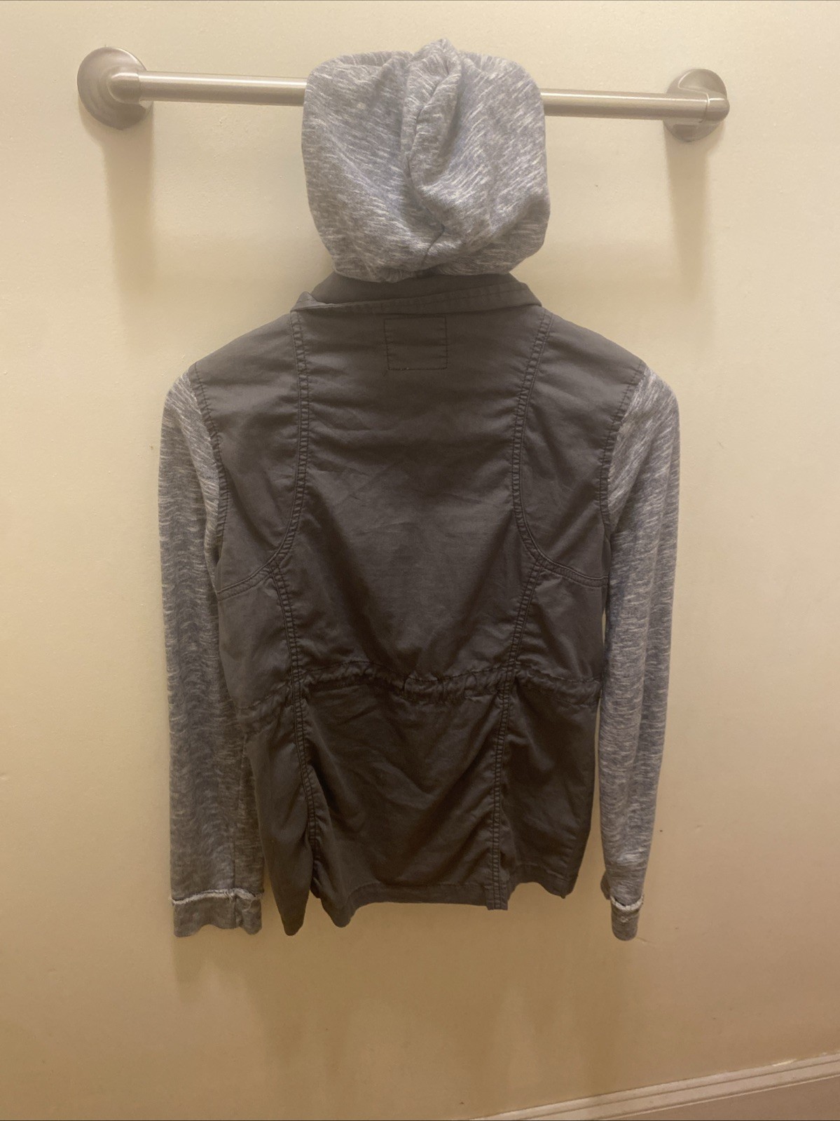 Mudd Women’s Gray Hooded Jacket Drawstring Waist Snap Buttons Pockets Size L