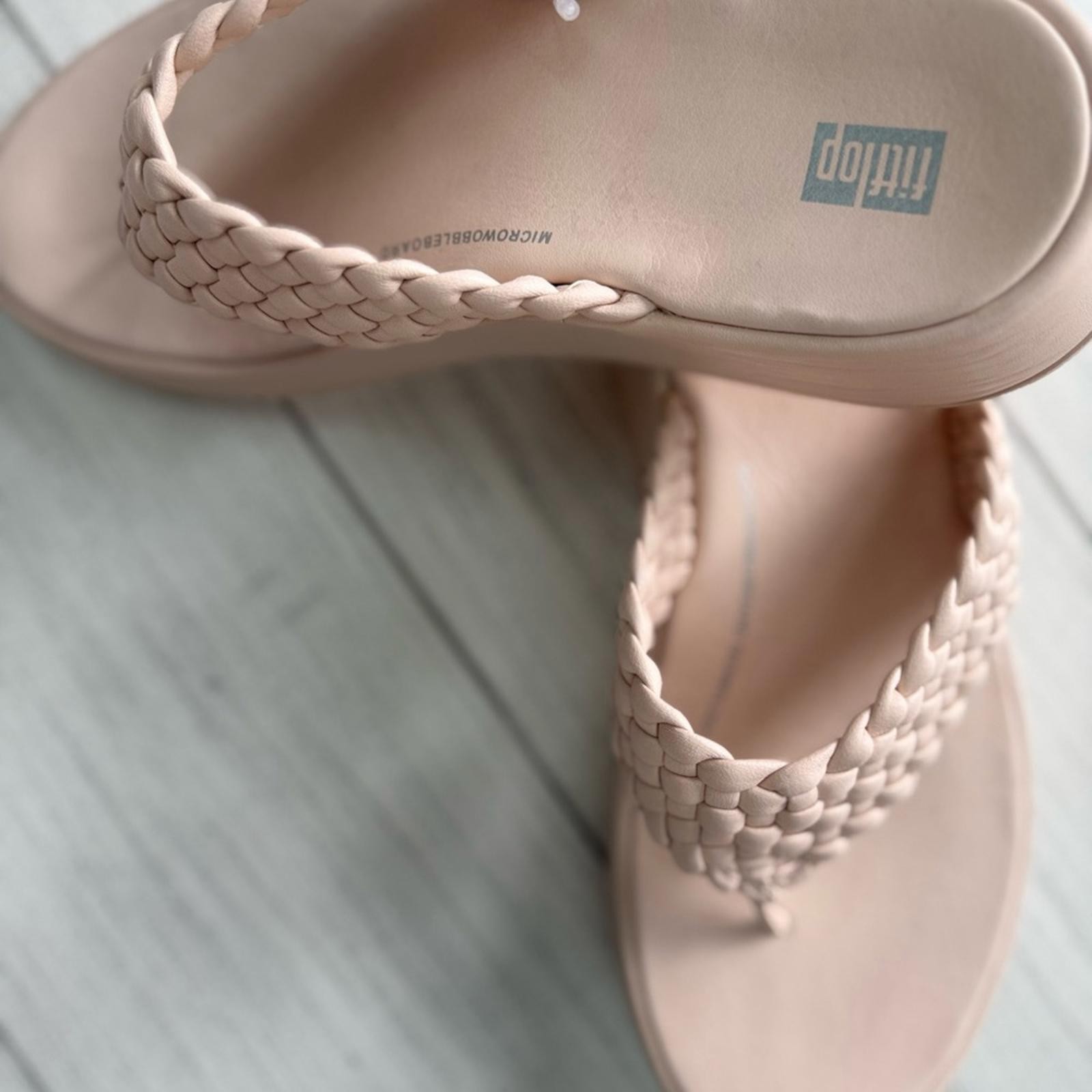 FitFlop F-mode woven leather platform Sandals – sz 10 in light pink