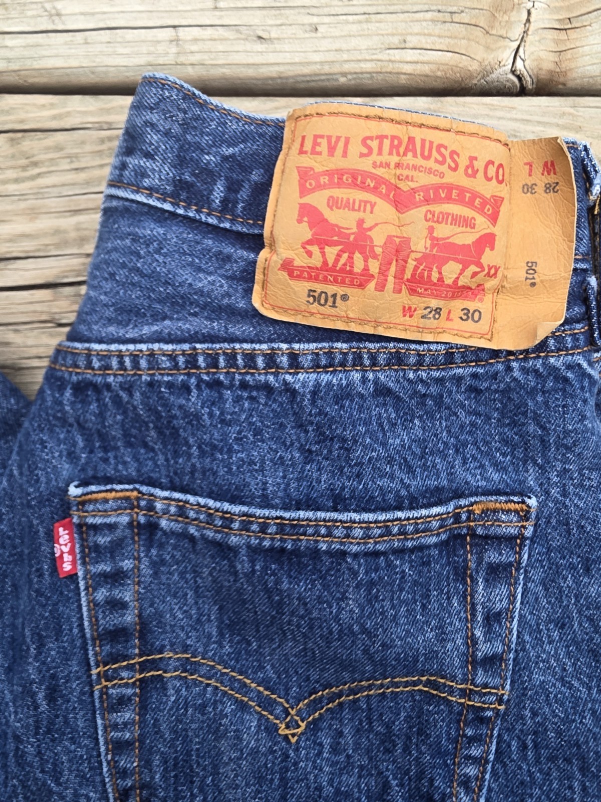 Levi’s 501 Original Classic Fit Straight Leg Men’s Jeans 28×30 Dark Stonewash