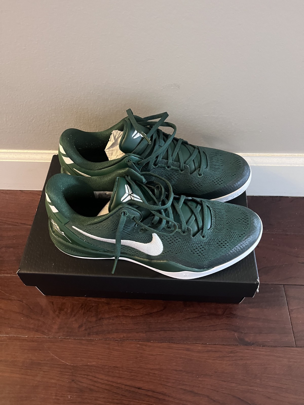 Kobe VIII Protro TB P Gorge Green, Size 10.5, comes w/ box, Excellent Condition