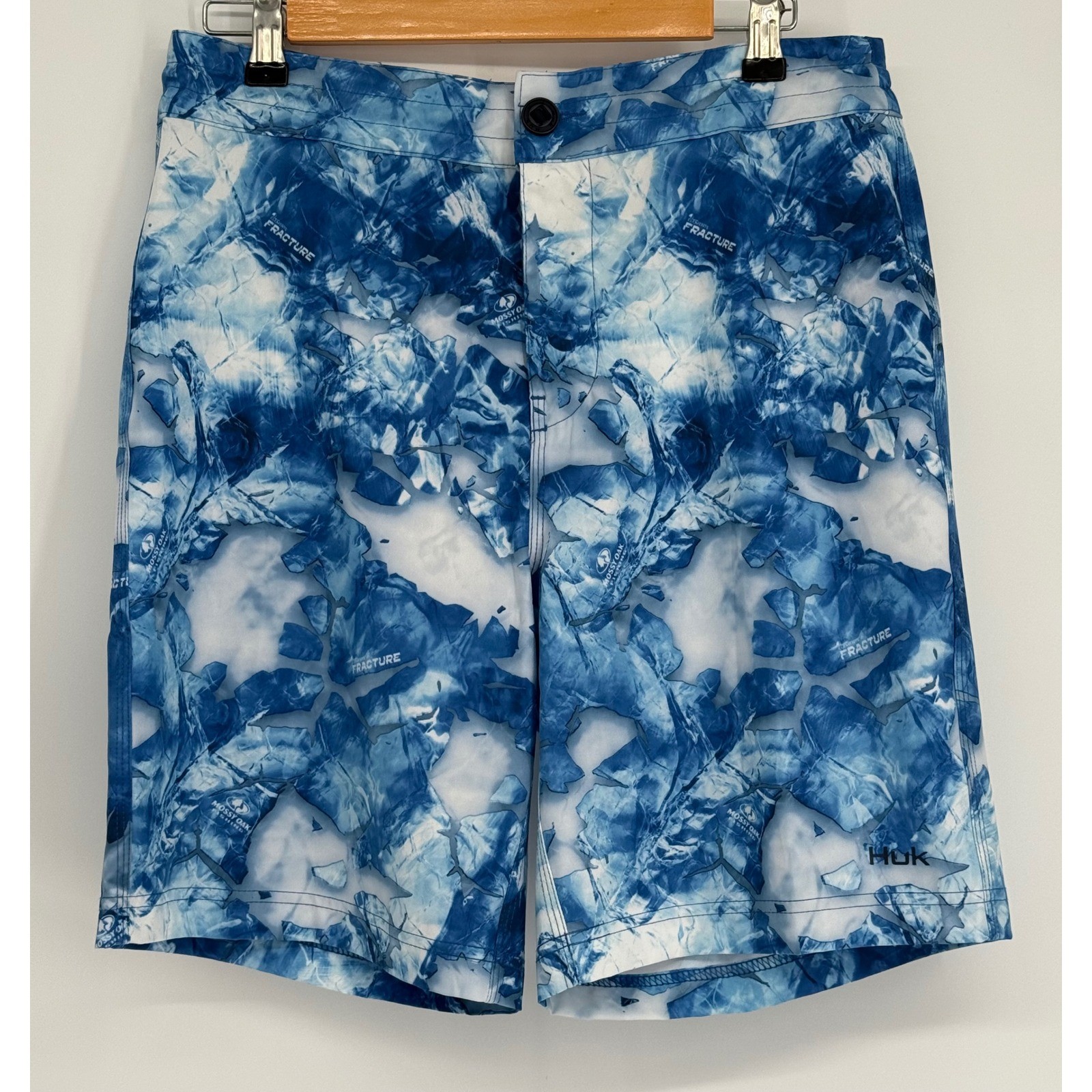 Huk Pursuit Mossy Oak Fracture Boardshorts Mens Blue Fishing Shorts Sz 30