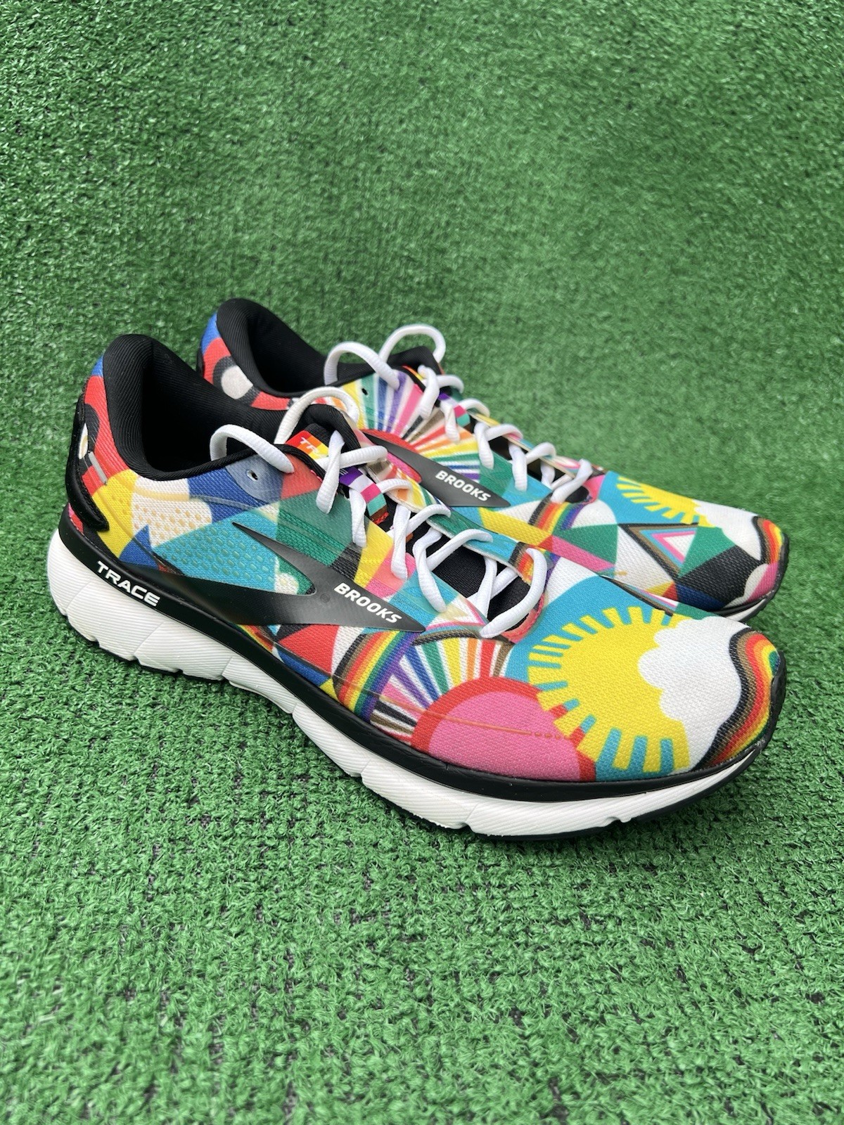 Brooks Trace 2 Shoes Lisa Congdon Running Pride Gym Sneakers Men’s Size 11.5D