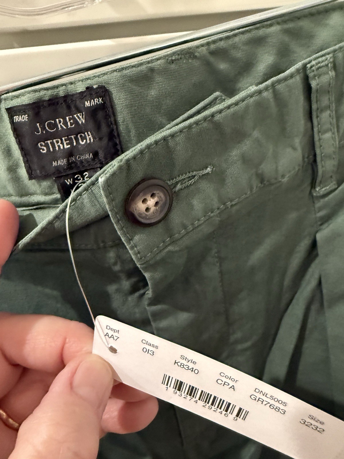 J Crew Men’s 32/32 Relaxed Tapered Stretch Chino Pants Green NWT Pleated Front