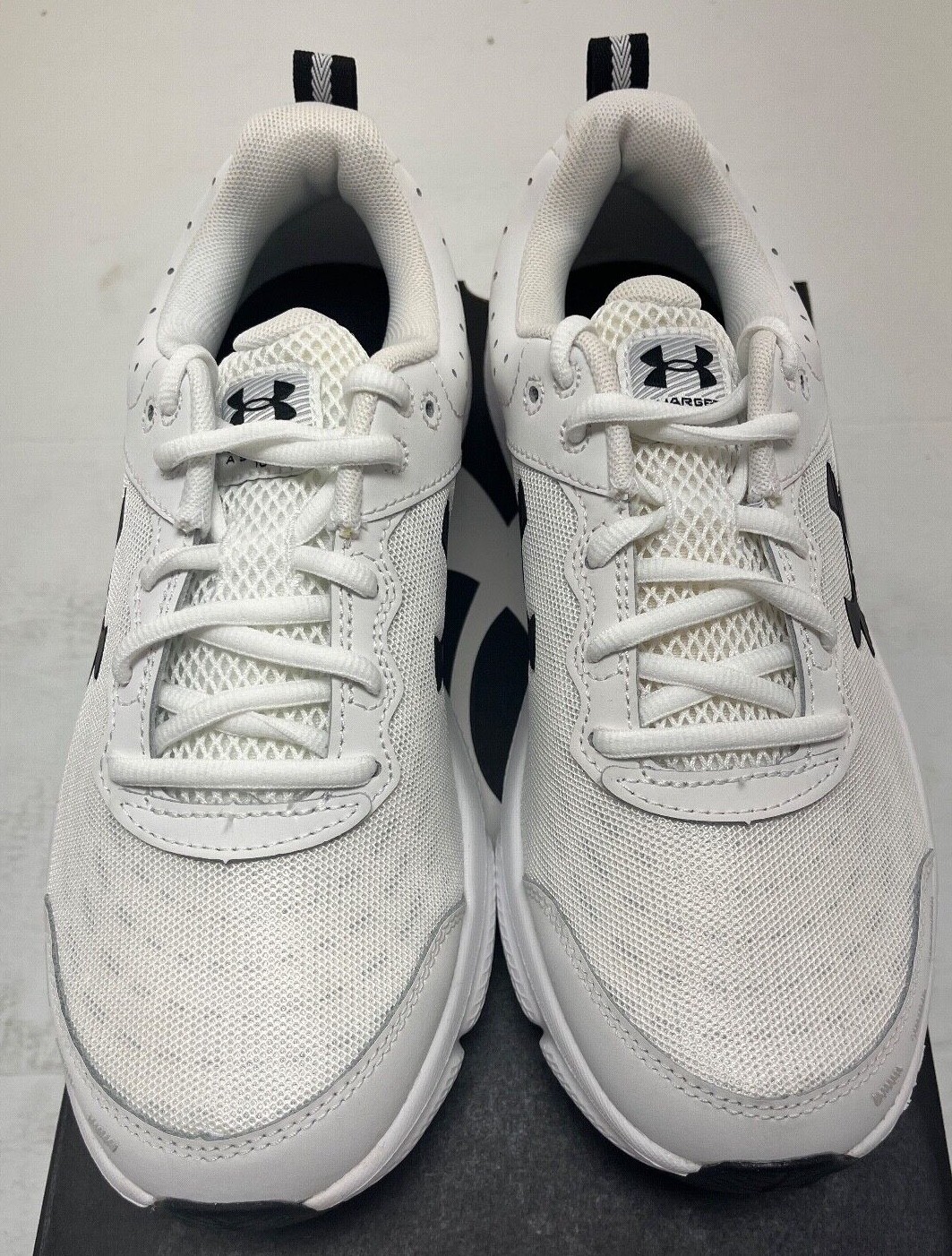 UNDER ARMOUR Men’s UA Charged Assert 10 White / Black 3026175-104 NWD Free Ship