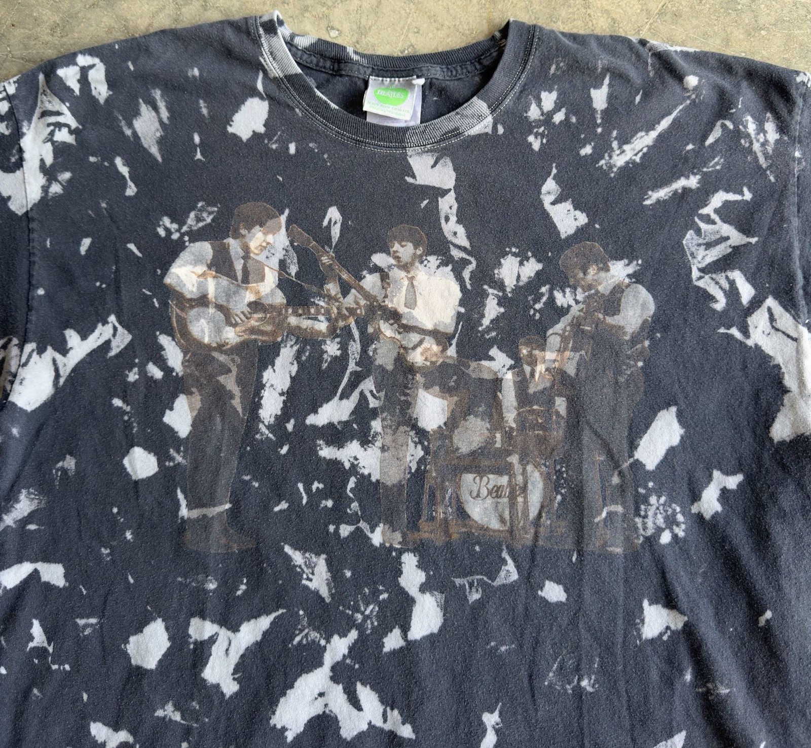 Vintage 2005 The Beatles Apple Corps Ltd Bleached Band T-Shirt