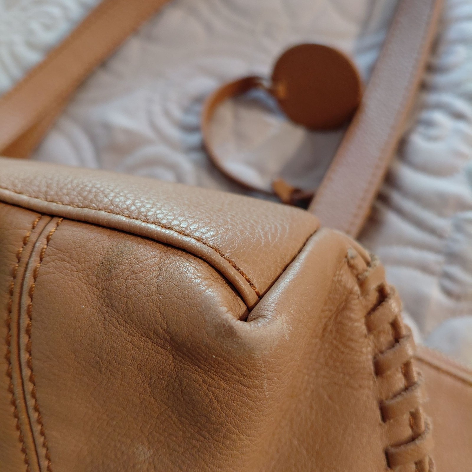 Tommy Bahama big leather bag accent stitching logo hangtag