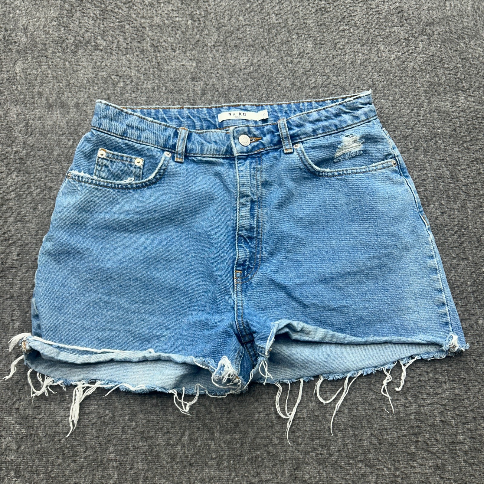 NA-KD Denim Shorts Size 40 Medium Wash Blue High Waisted Raw Hem