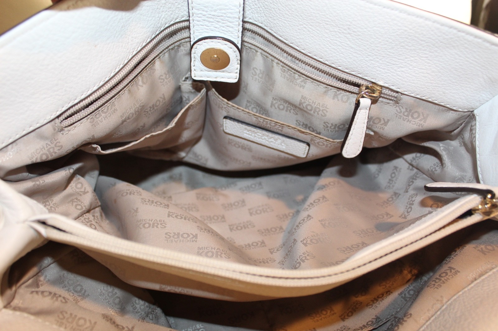 Michael Kors White Pebbled Leather Hobo Handbag Purse w/ Brass Detail Ex-Large