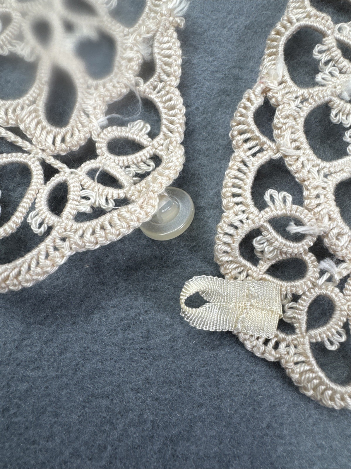 Vintage Tatted Lace Collar Cotton Floral Medallion Hong Kong Button Close