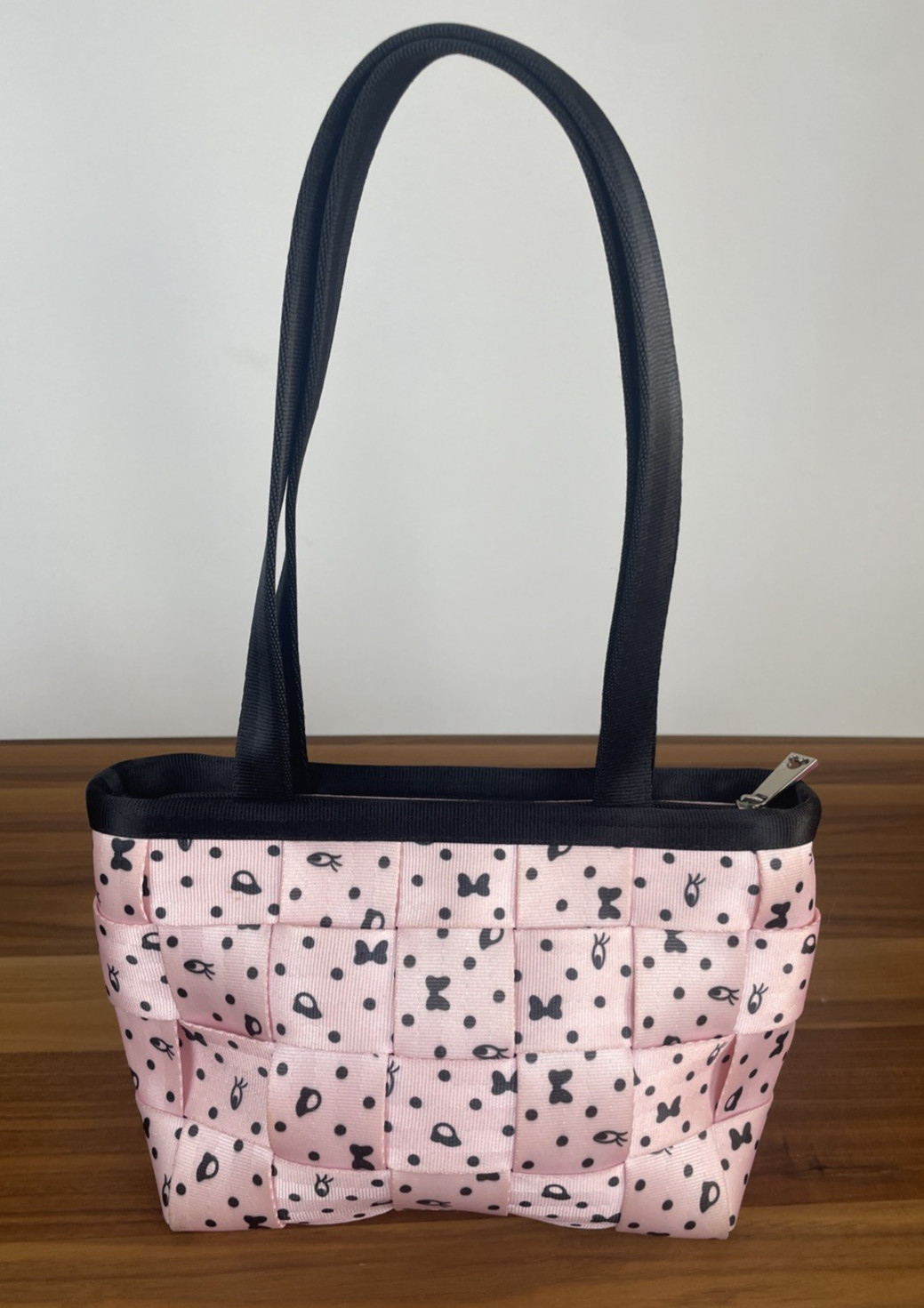 Disney Harveys Blushing Minnie Mouse Seatbelt Bag Makeup Purse Pink/Black