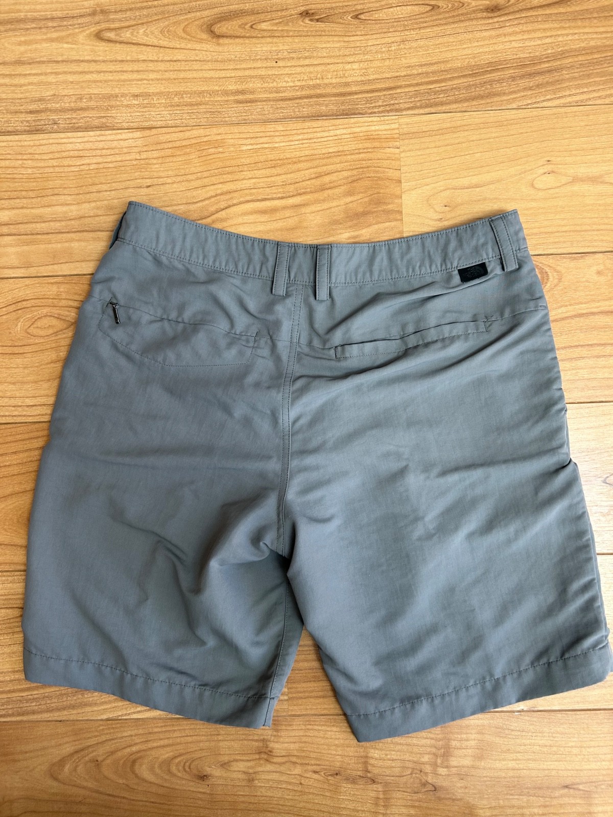 Light Gray North Face Lightweight Hiking Shorts Mens 34 Nylon Poly mix 9” inseam