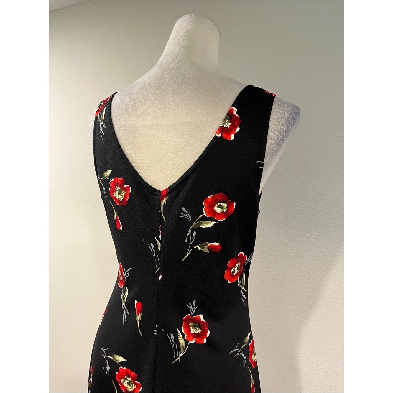 Sleeveless Black Floral scoop neck mini Dress