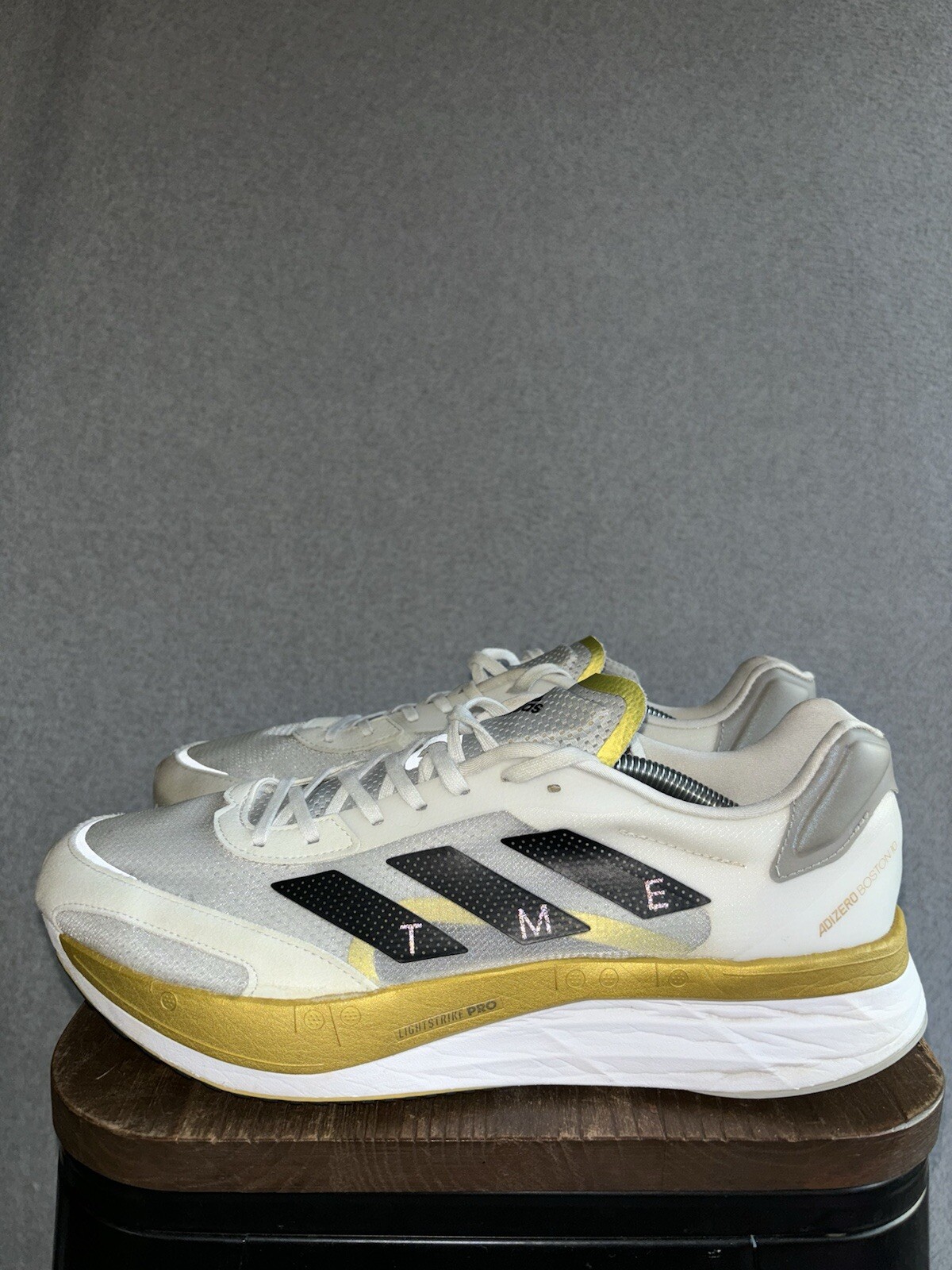 Adidas Adizero Boston 10 TME White Gold Metallic GY4929 Men’s Size 11.5